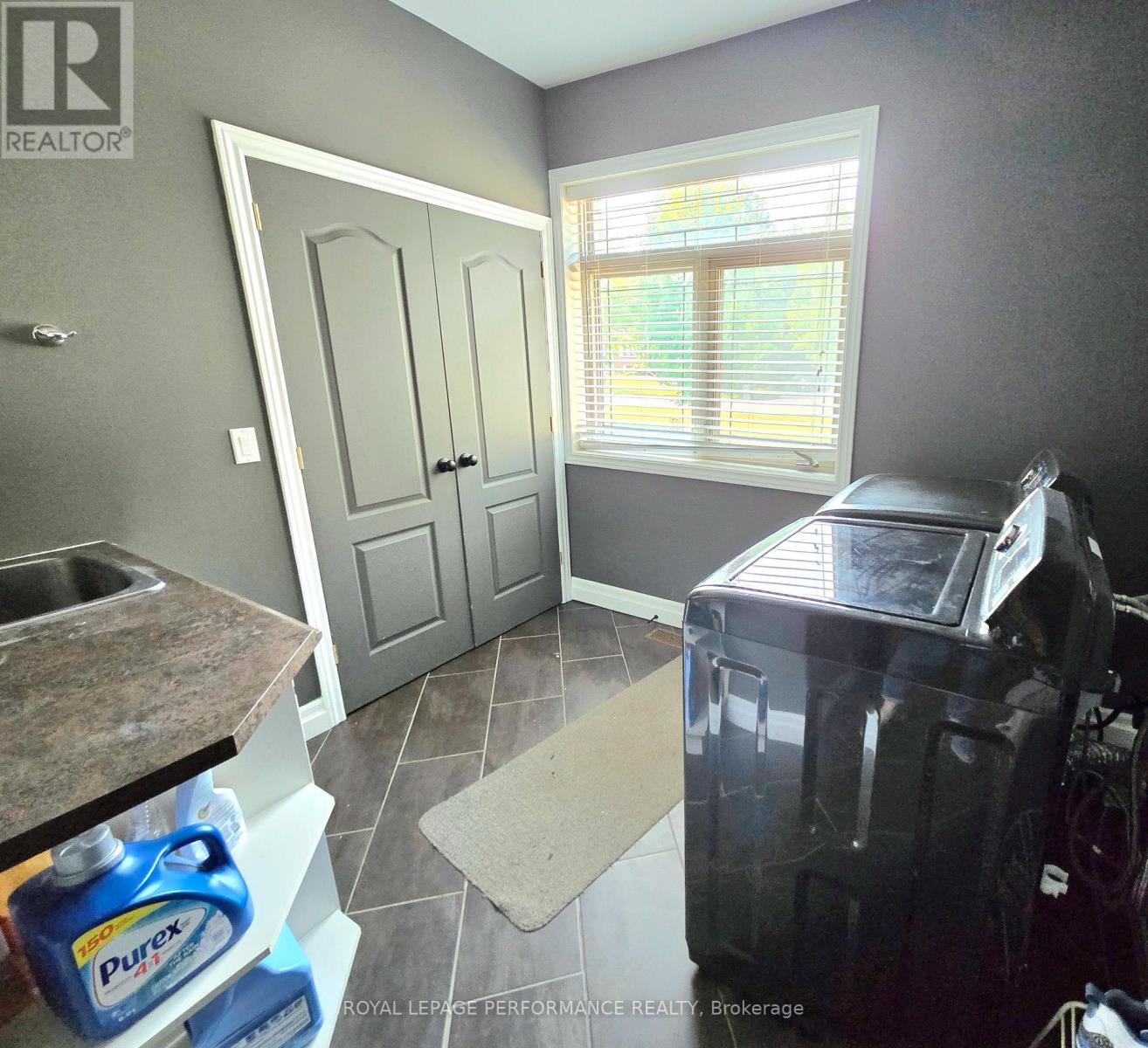 












78 EILEEN STREET

,
Laurentian Valley,




Ontario
K8A6W2

