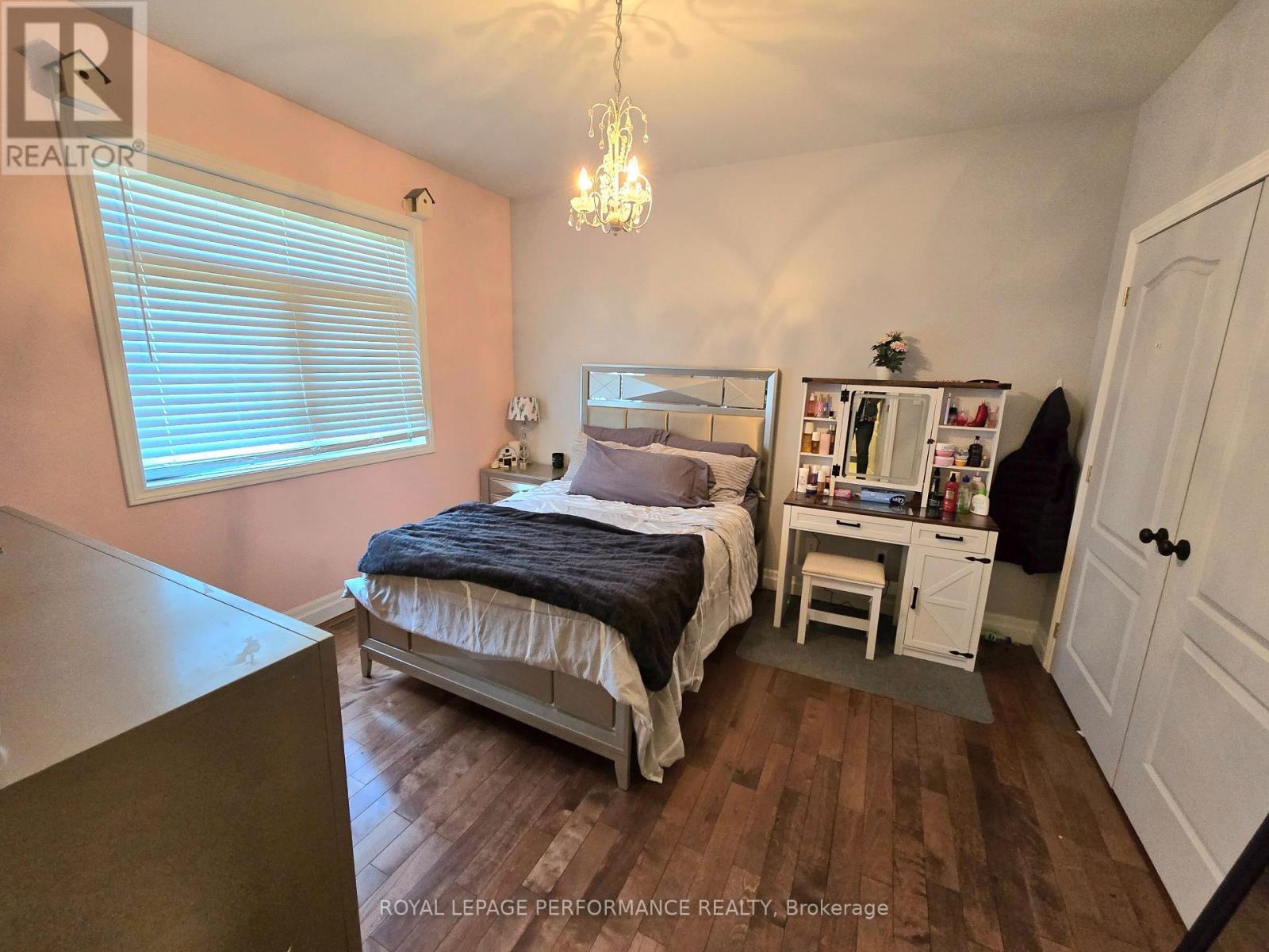 












78 EILEEN STREET

,
Laurentian Valley,




Ontario
K8A6W2

