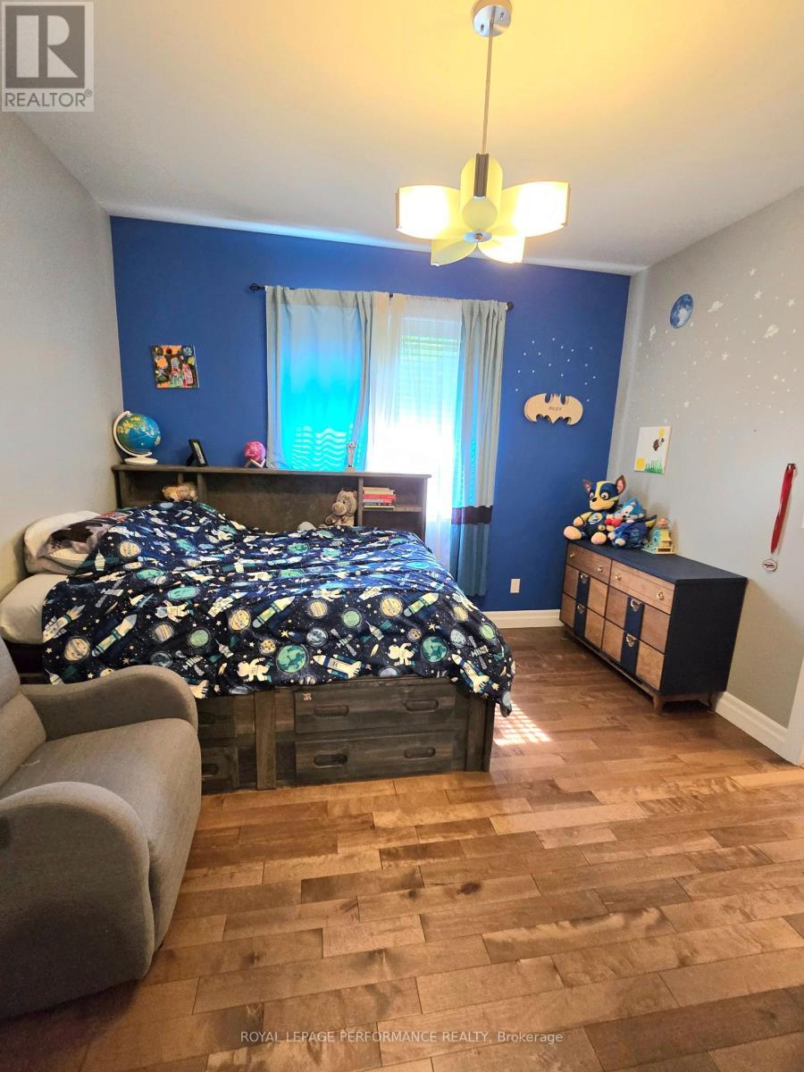 












78 EILEEN STREET

,
Laurentian Valley,




Ontario
K8A6W2

