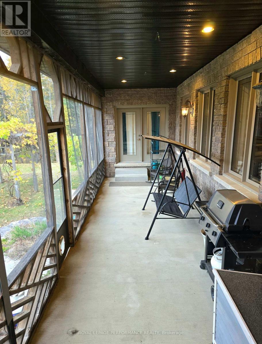 












78 EILEEN STREET

,
Laurentian Valley,




Ontario
K8A6W2

