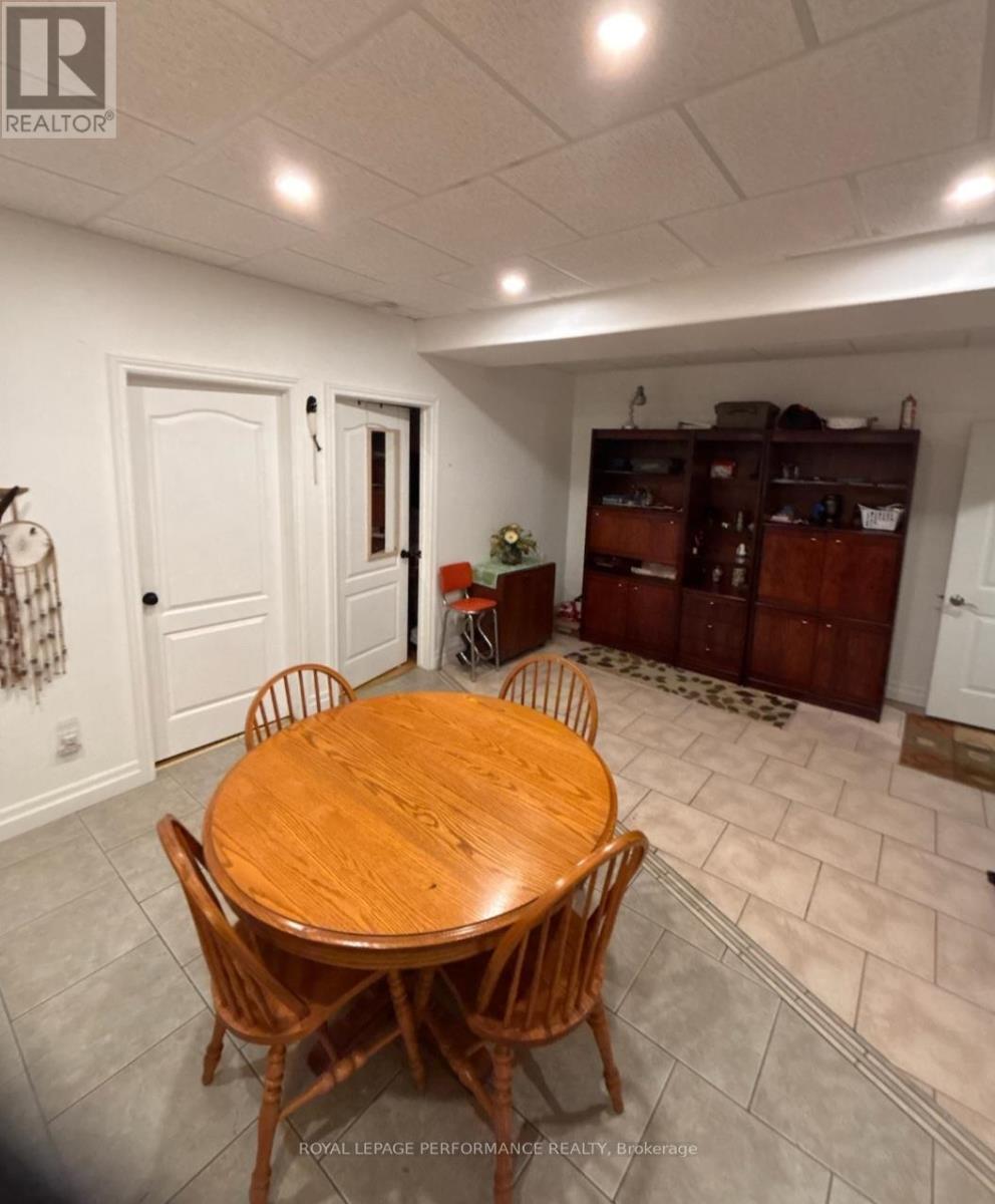 












78 EILEEN STREET

,
Laurentian Valley,




Ontario
K8A6W2

