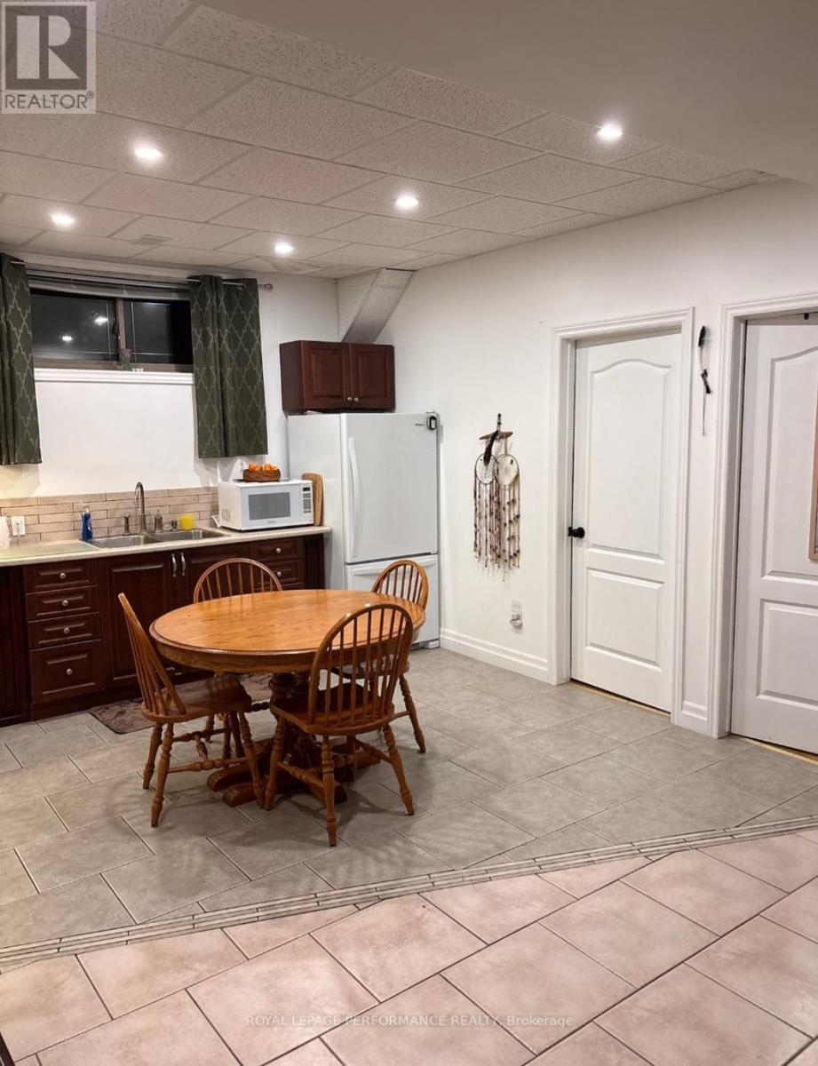 












78 EILEEN STREET

,
Laurentian Valley,




Ontario
K8A6W2

