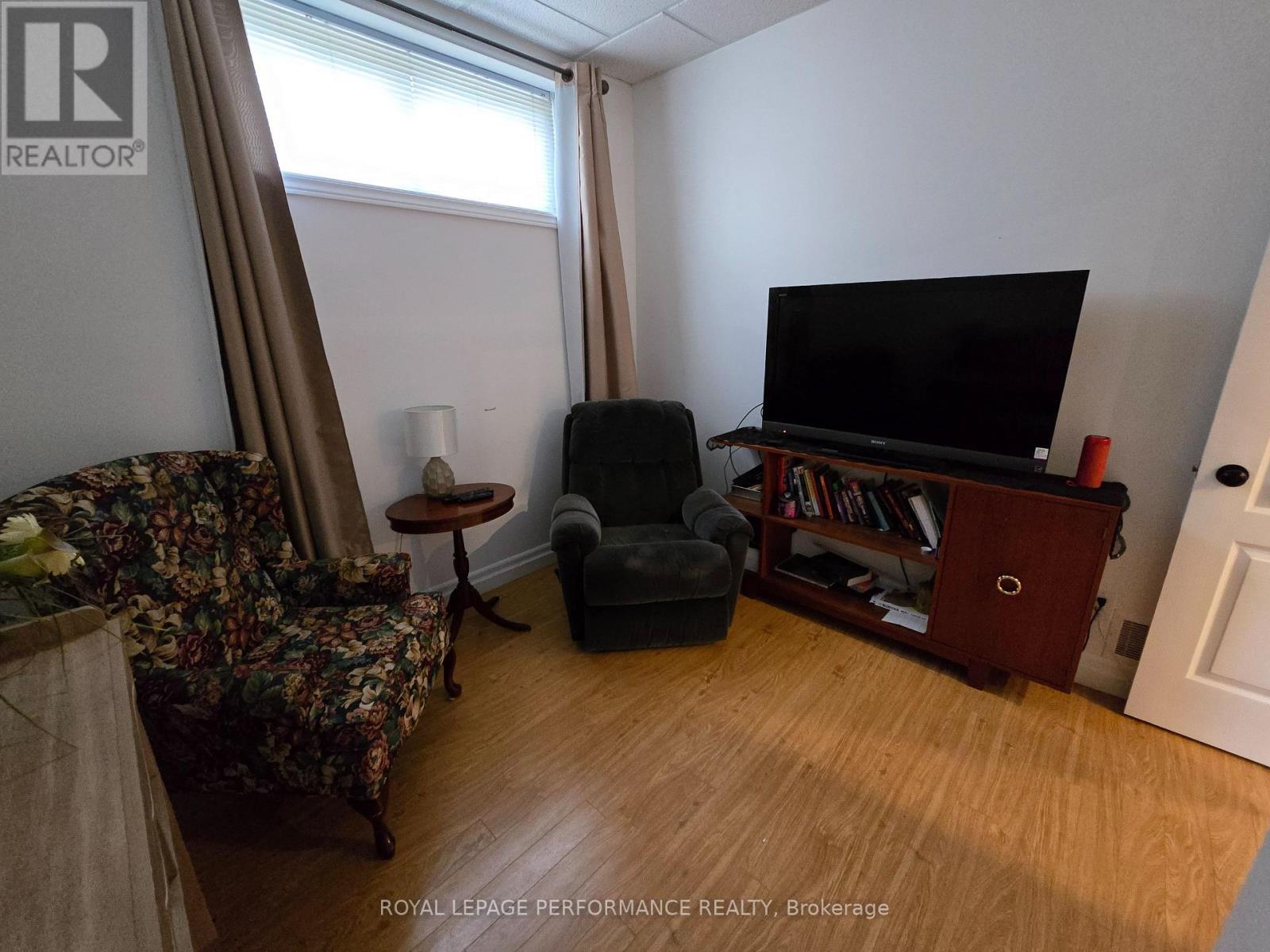 












78 EILEEN STREET

,
Laurentian Valley,




Ontario
K8A6W2

