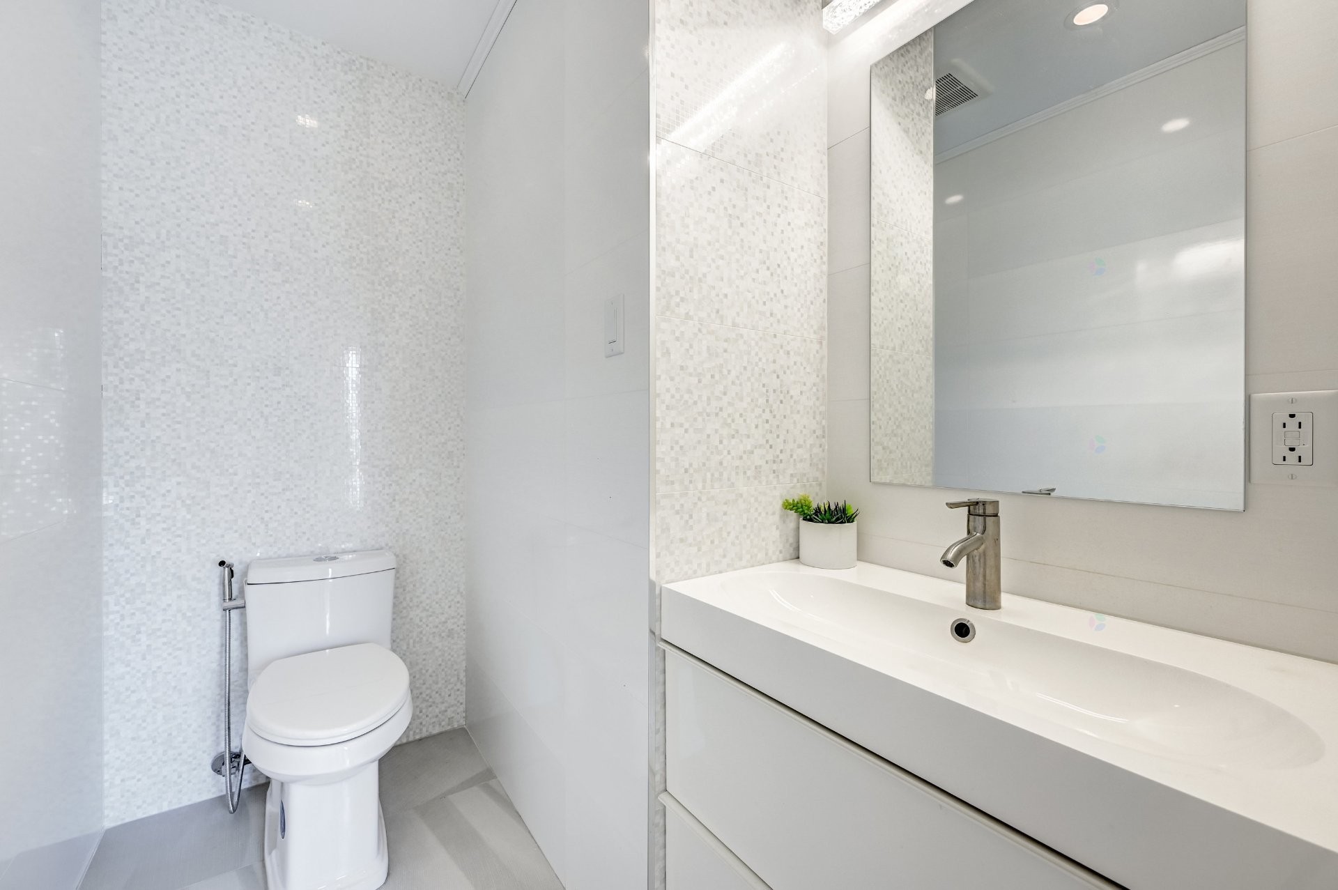 









46


Rue de la Mairie

,
Saint-Constant,




QC
J5A1W7

