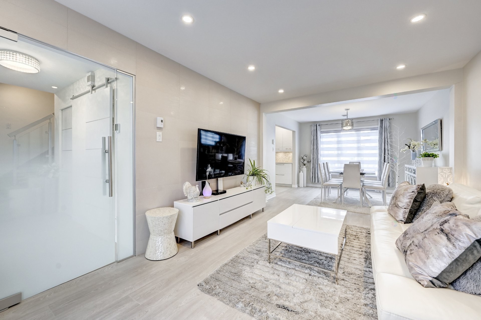 









46


Rue de la Mairie

,
Saint-Constant,




QC
J5A1W7

