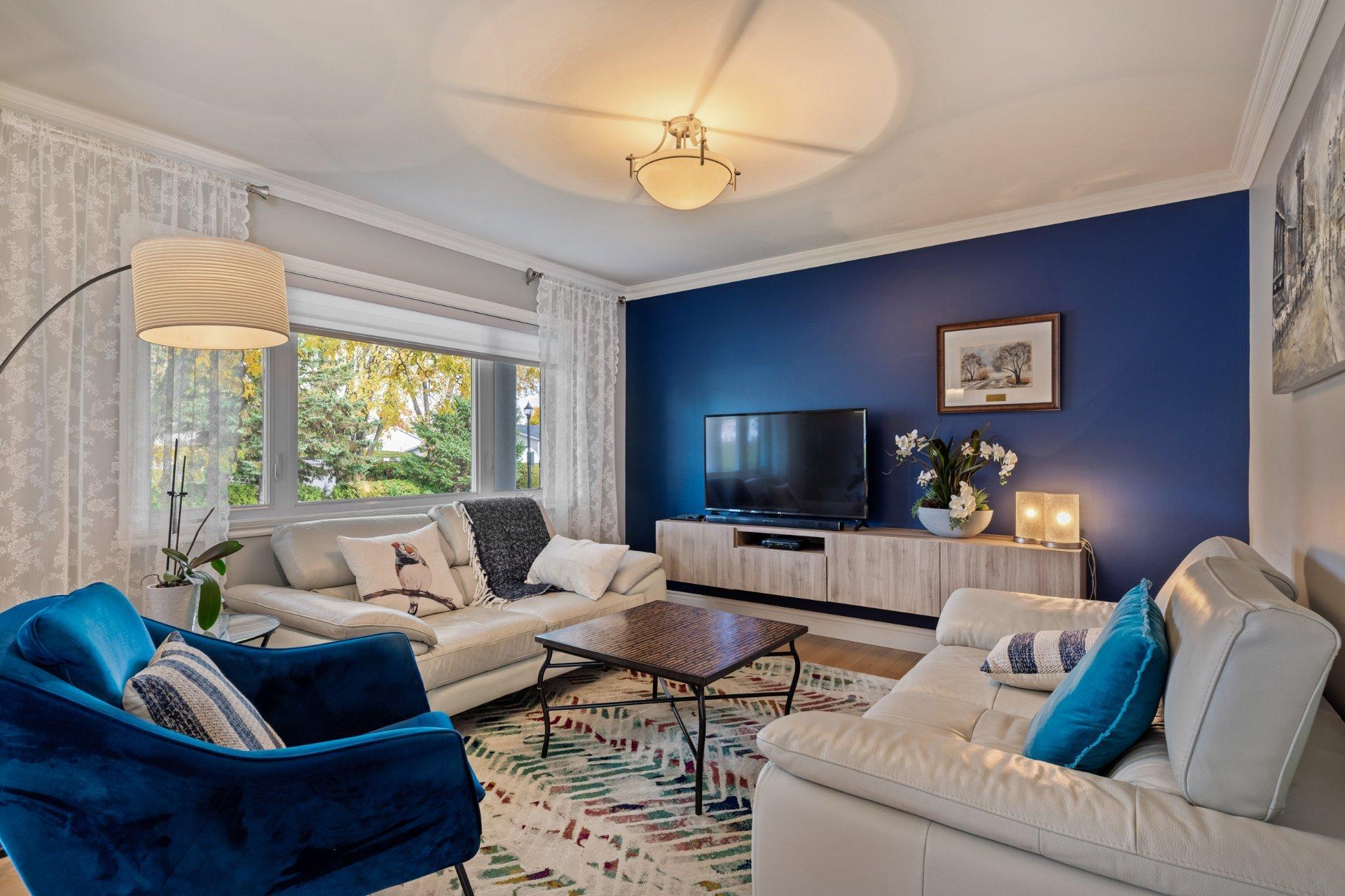 









418


Rue de Grenoble

,
Sainte-Julie,




QC
J3E1A3

