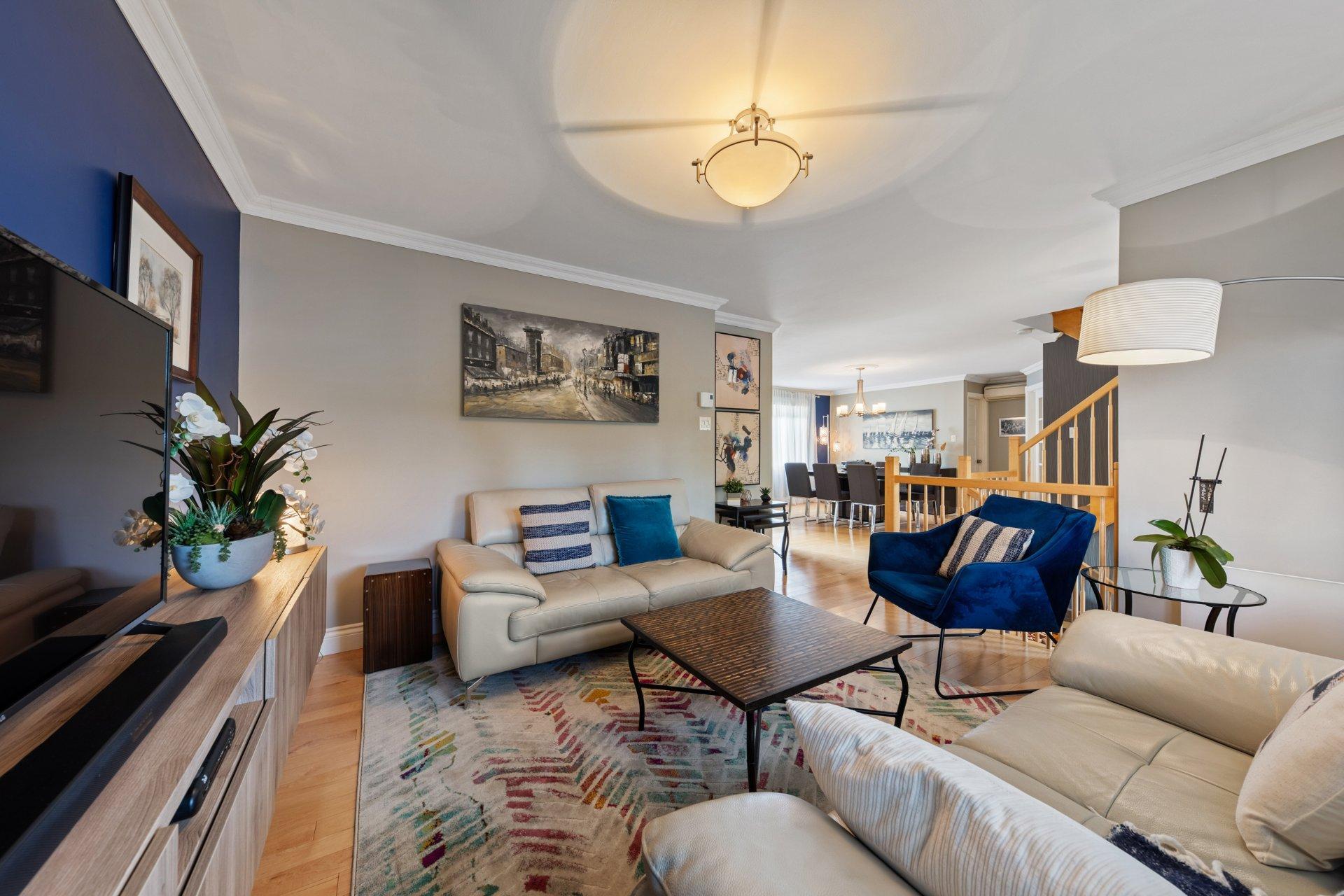 









418


Rue de Grenoble

,
Sainte-Julie,




QC
J3E1A3

