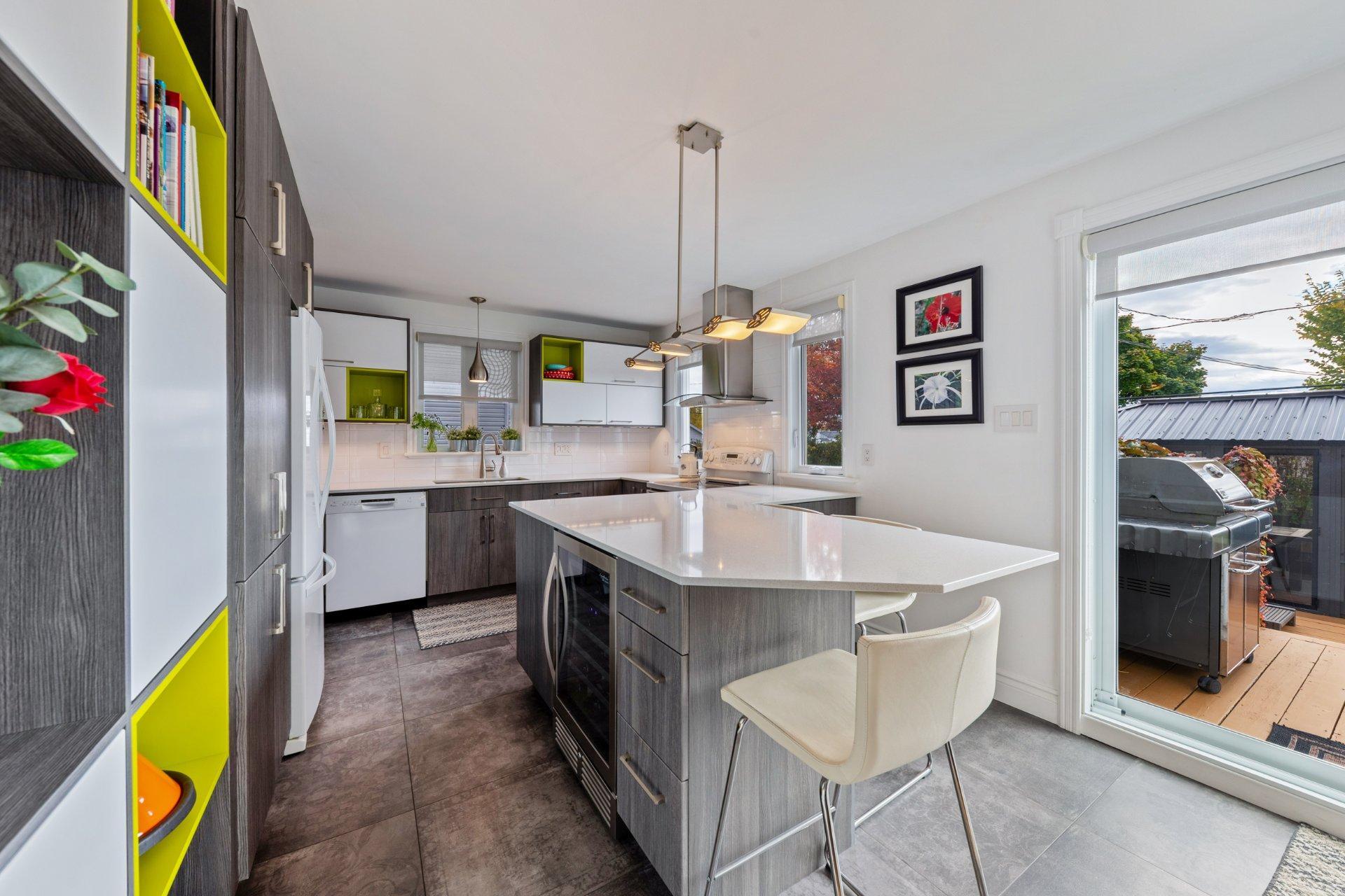 









418


Rue de Grenoble

,
Sainte-Julie,




QC
J3E1A3

