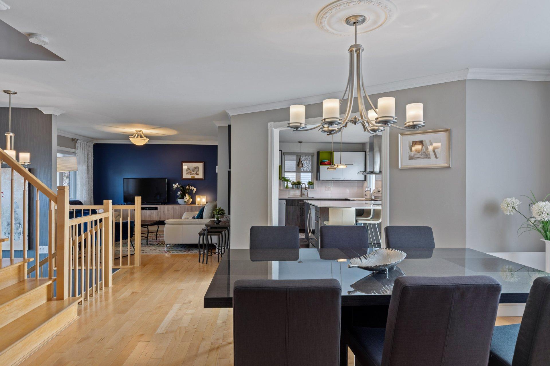 









418


Rue de Grenoble

,
Sainte-Julie,




QC
J3E1A3

