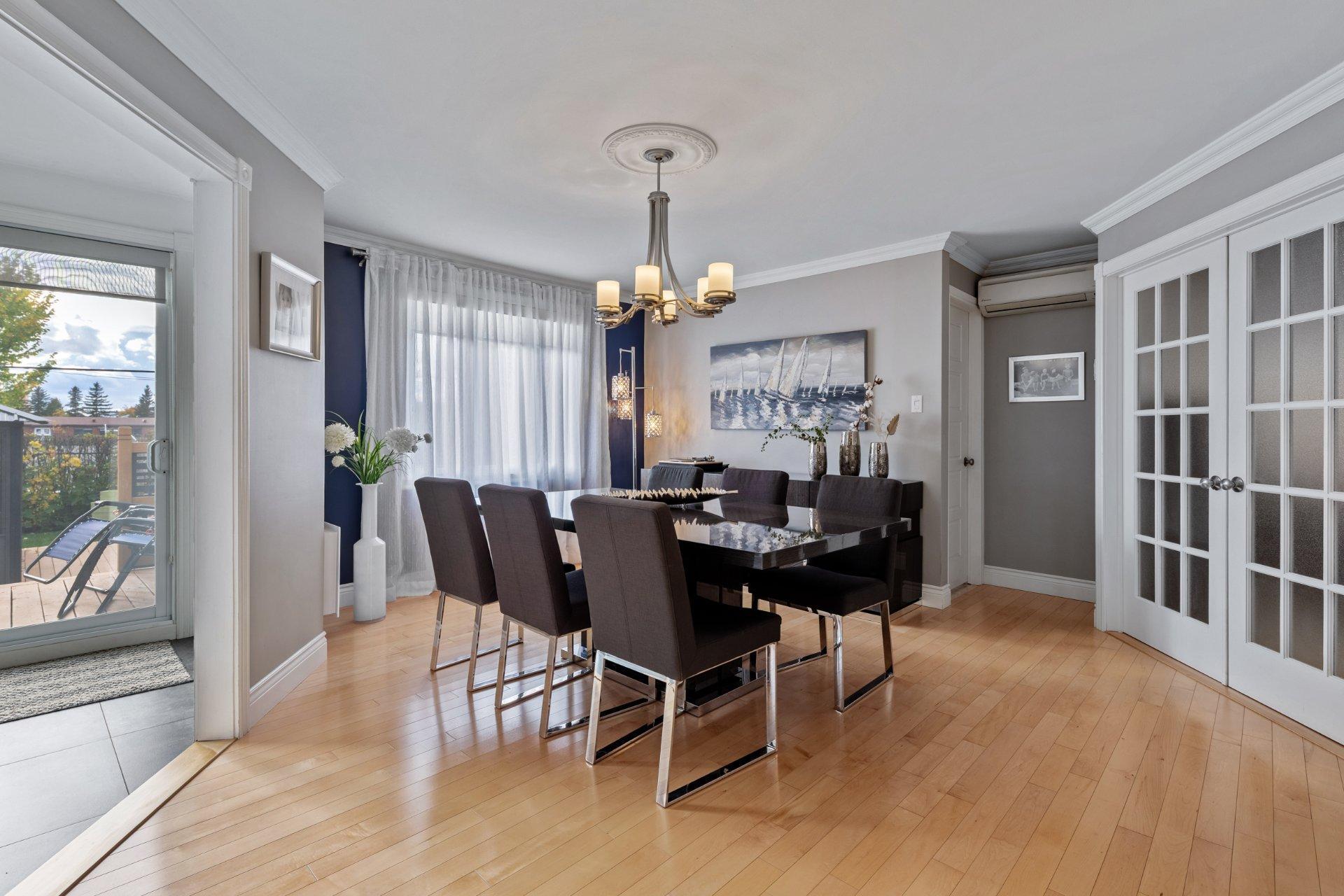 









418


Rue de Grenoble

,
Sainte-Julie,




QC
J3E1A3

