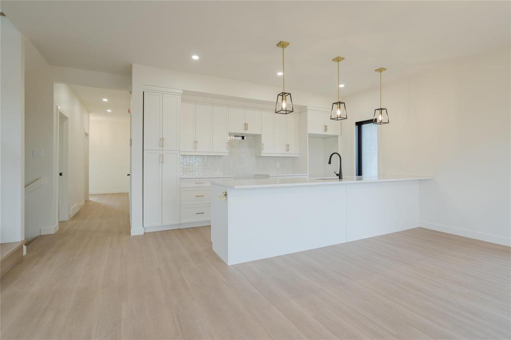 












77 Wild Plum Lane

,
Steinbach,




Manitoba
R5G1M5

