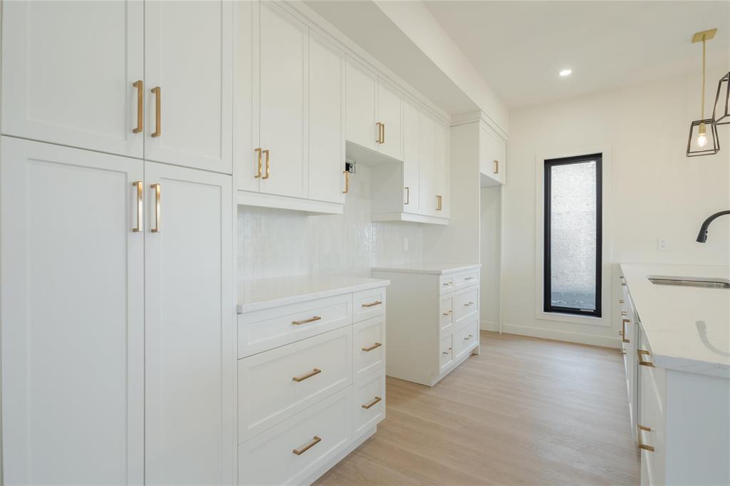 












77 Wild Plum Lane

,
Steinbach,




Manitoba
R5G1M5

