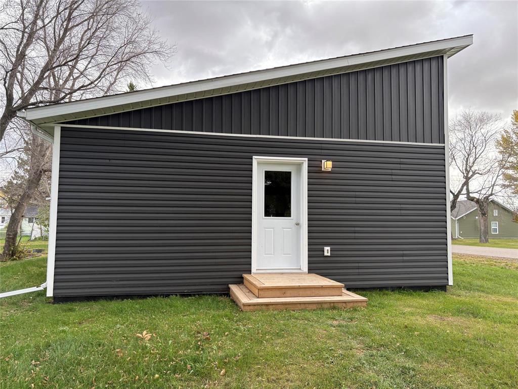 












62 7th Street

,
Hamiota,




Manitoba
R0M0T0

