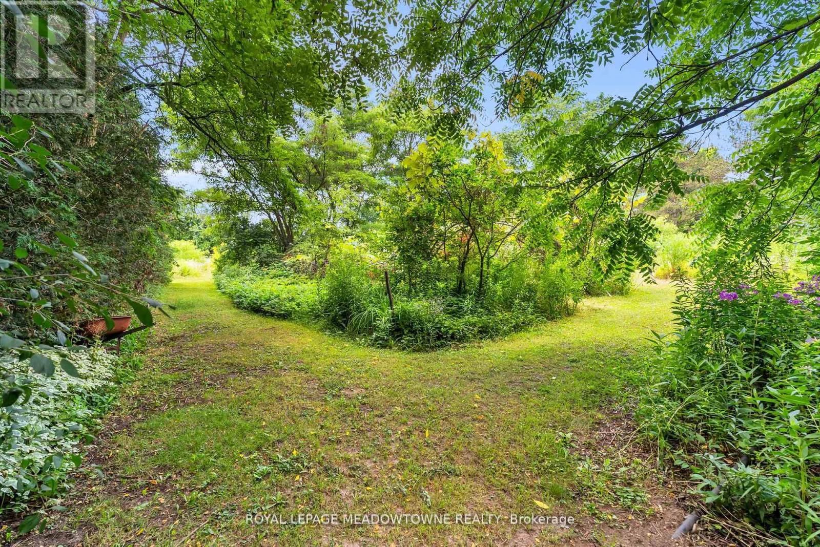 












9483 WELLINGTON RD 124 ROAD

,
Erin,




Ontario
N0B1T0

