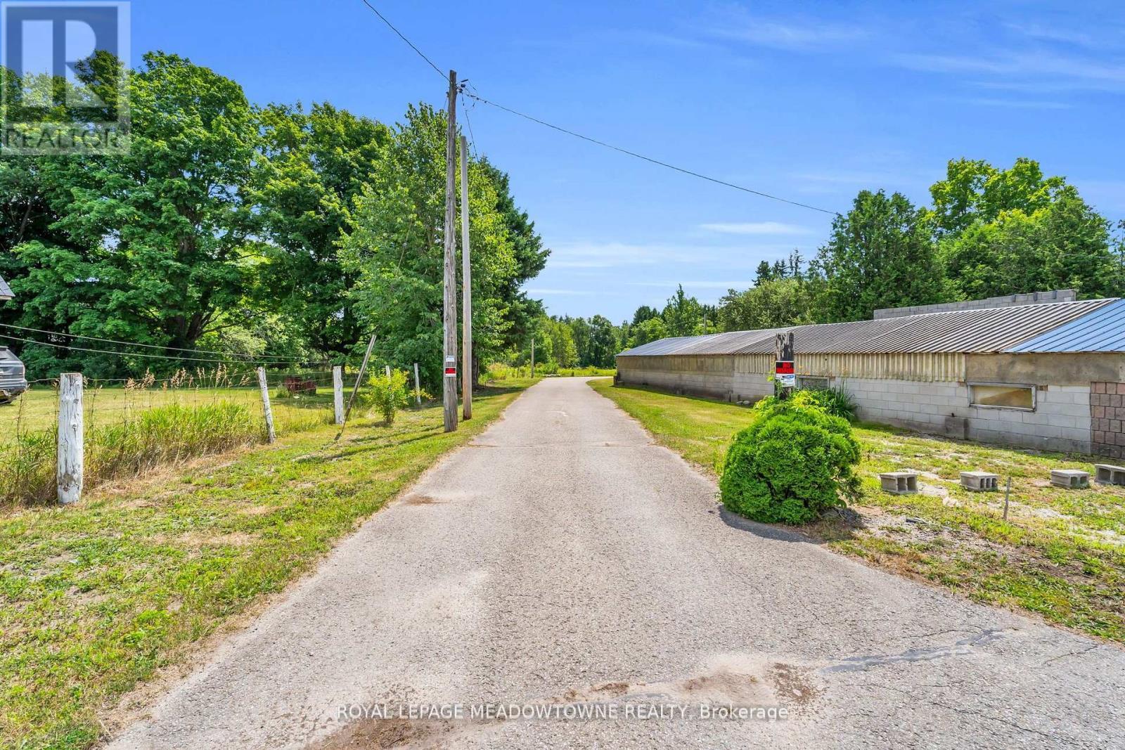 












9483 WELLINGTON RD 124 ROAD

,
Erin,




Ontario
N0B1T0

