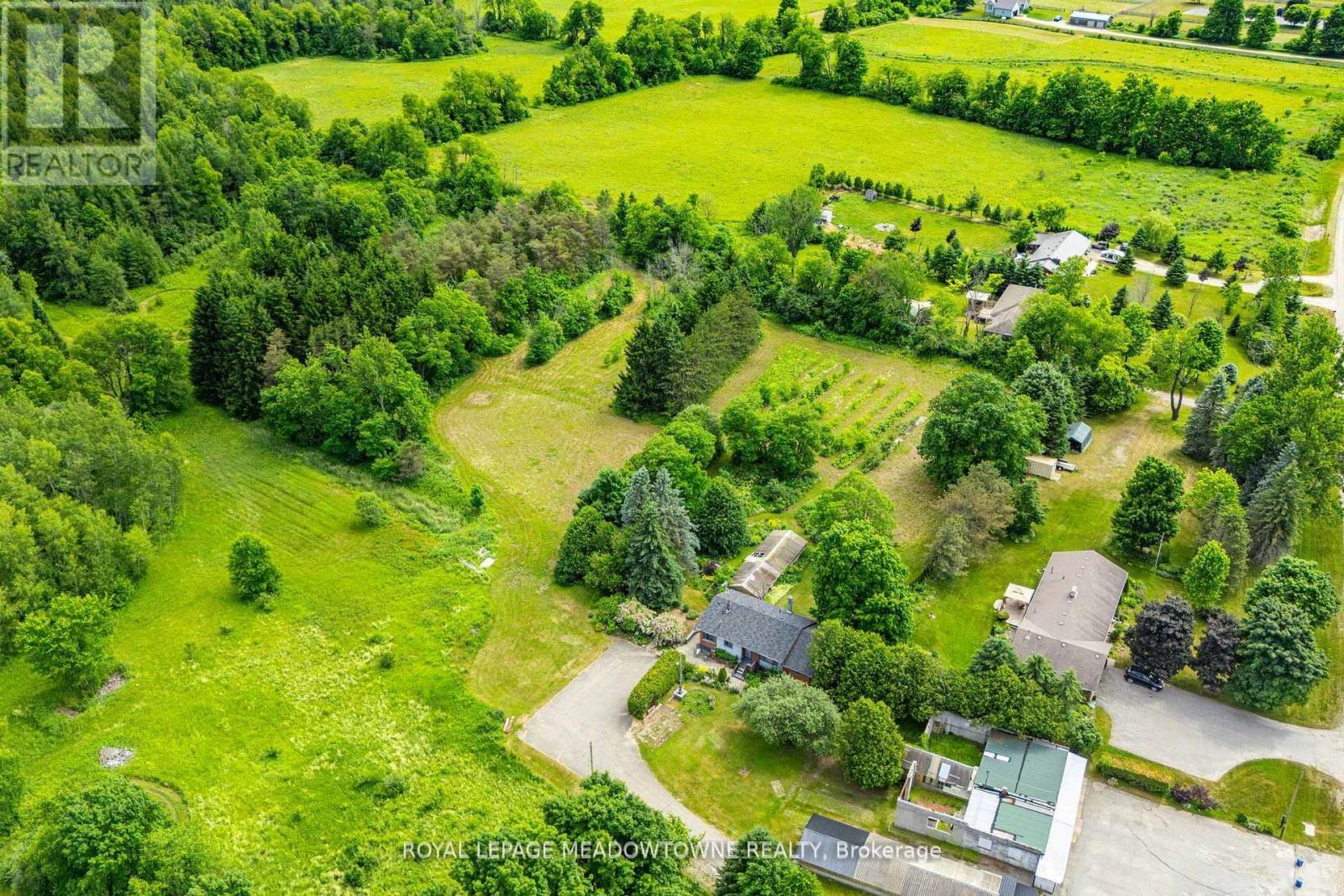 












9483 WELLINGTON RD 124 ROAD

,
Erin,




Ontario
N0B1T0

