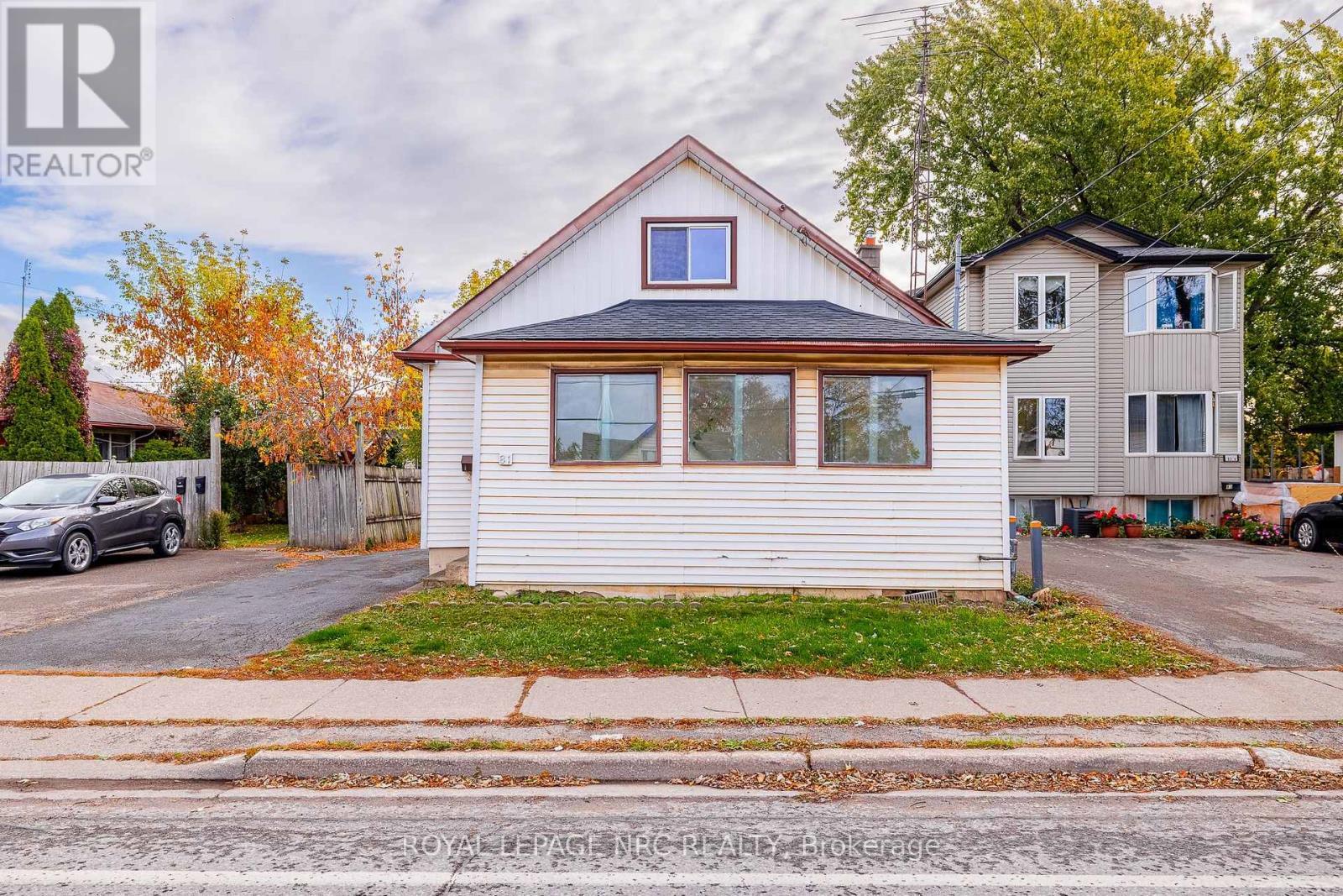 












81 PELHAM RD ROAD

,
St. Catharines (Western Hill),




Ontario
L2S1S3

