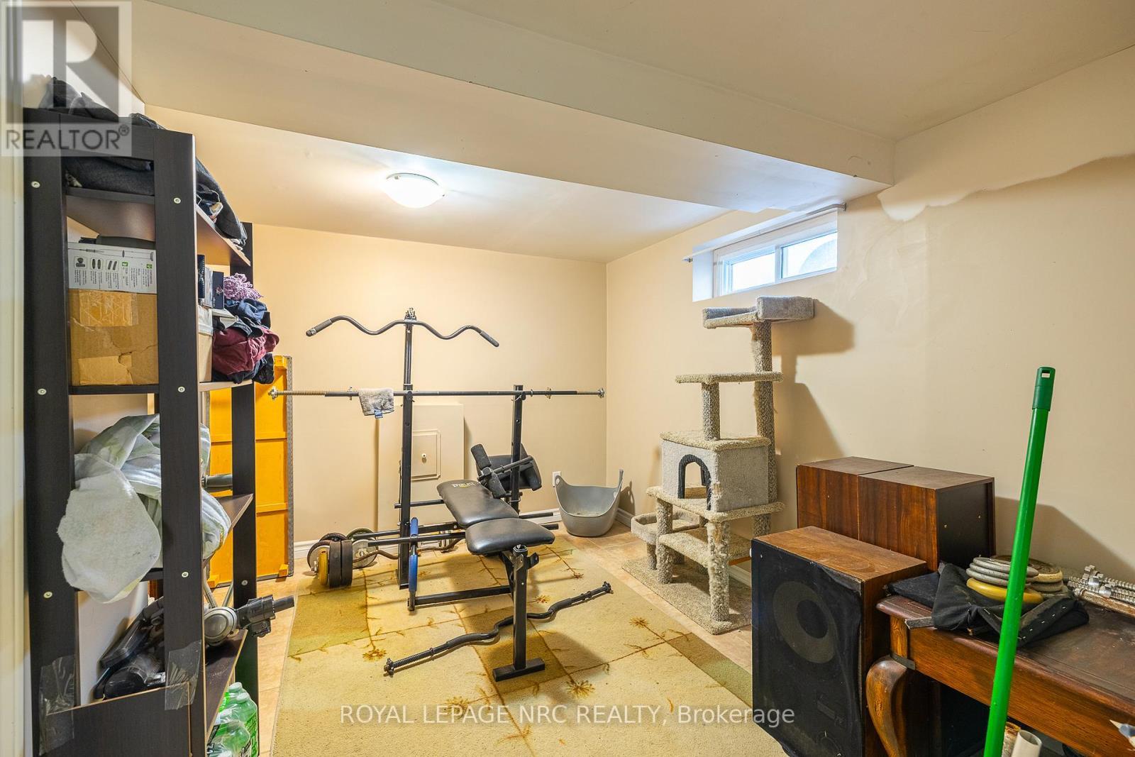 












81 PELHAM RD ROAD

,
St. Catharines (Western Hill),




Ontario
L2S1S3

