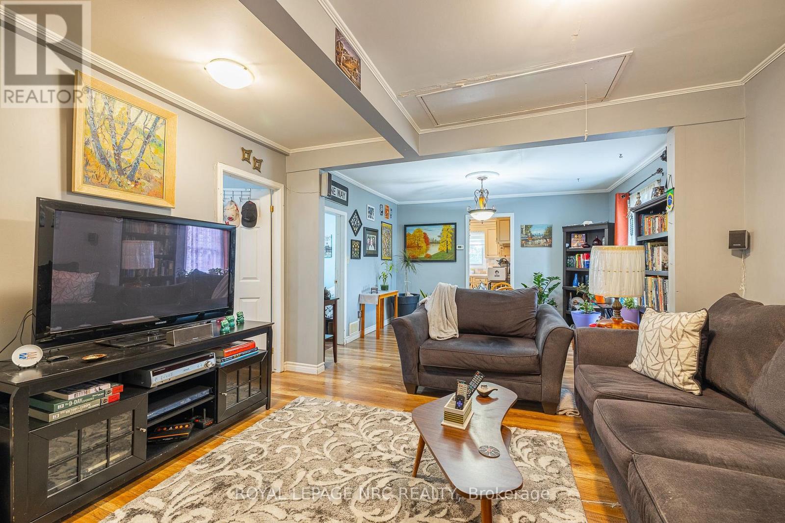 












81 PELHAM RD ROAD

,
St. Catharines (Western Hill),




Ontario
L2S1S3

