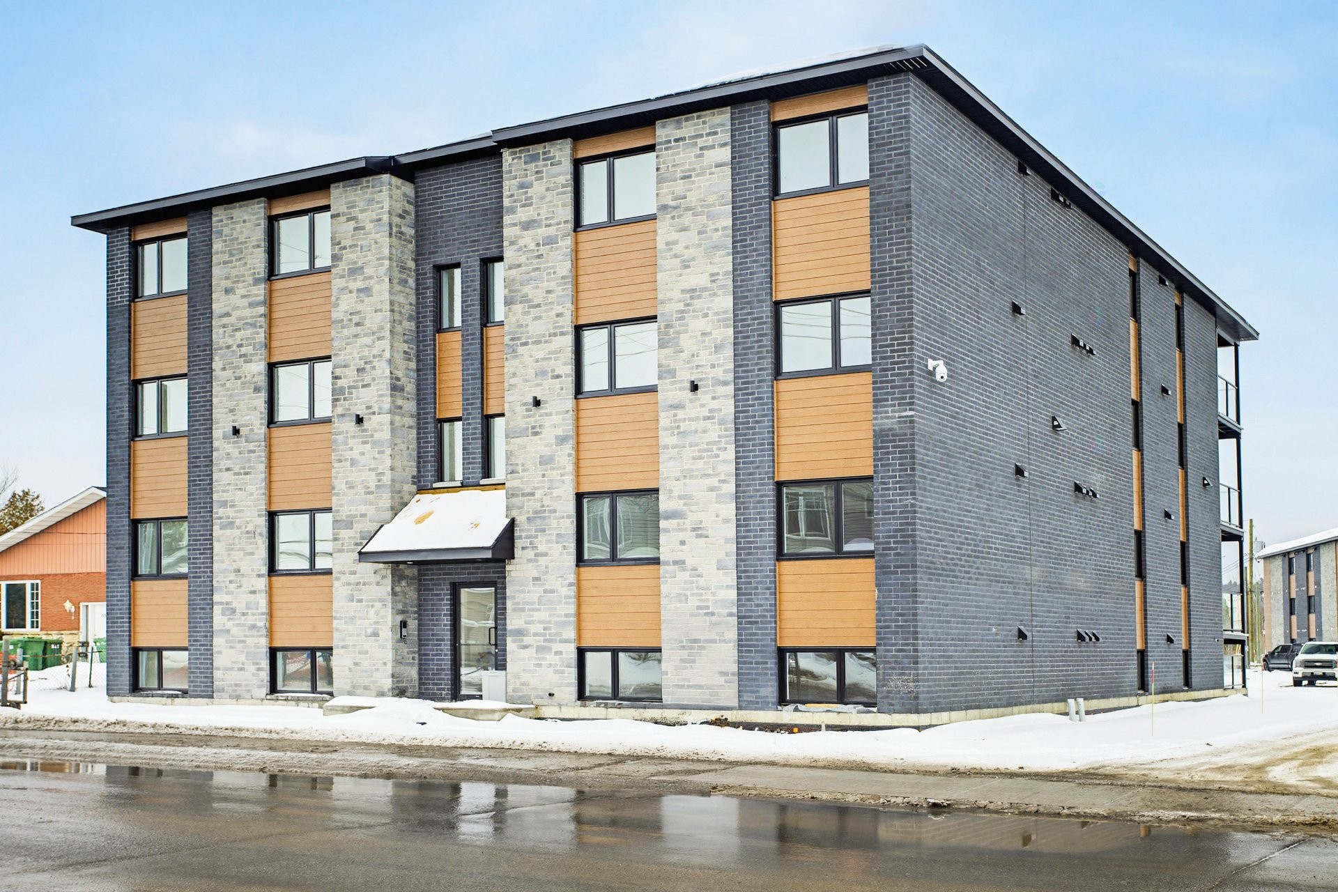 









121


Rue Principale

, 3,
Lachute,




QC
J8H3A6

