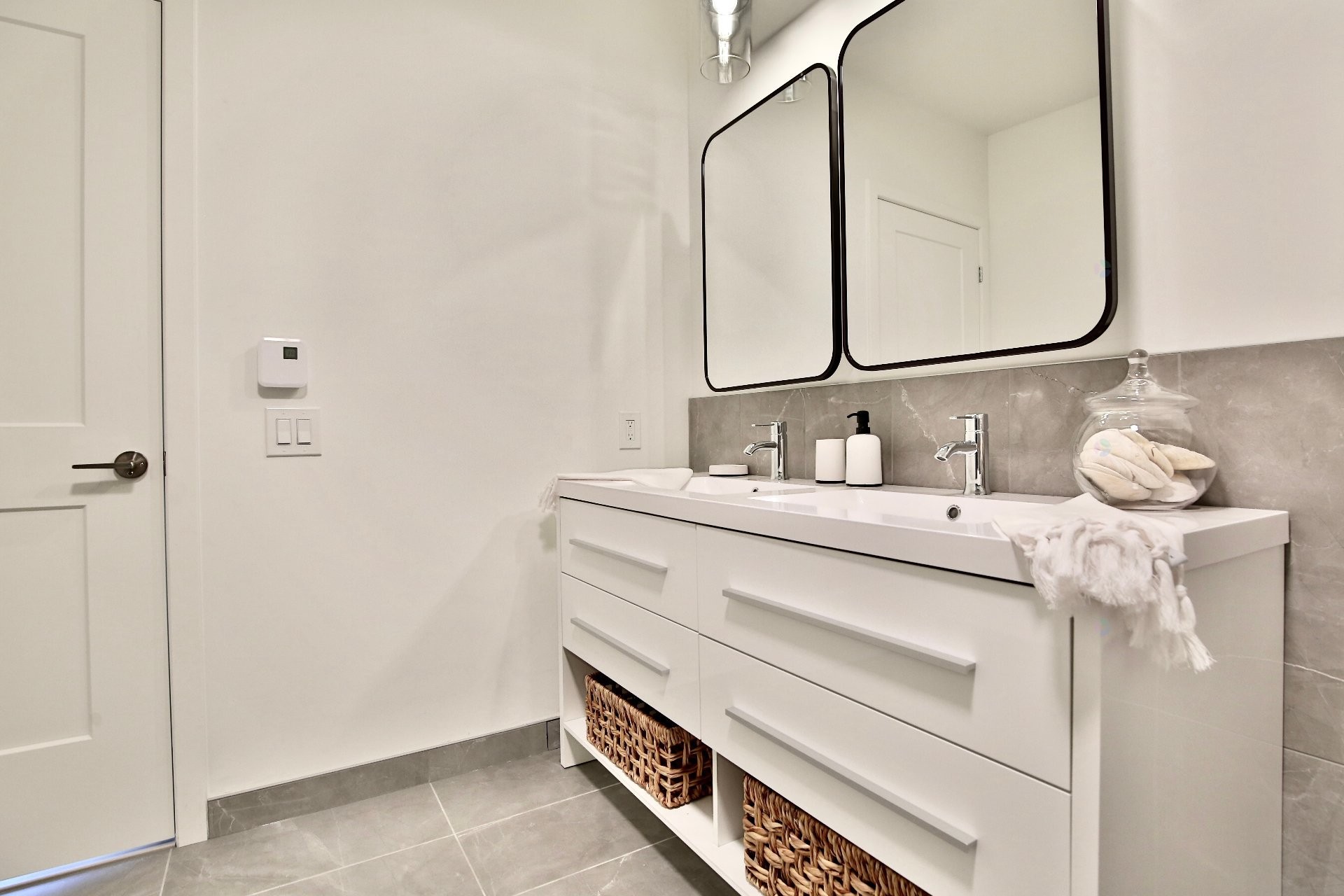 









2100


Rue Benoit

, 312,
Saint-Bruno-de-Montarville,




QC
J3V6N5

