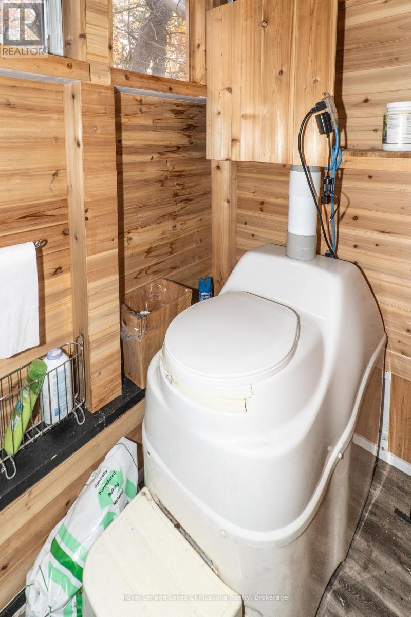 












1 - 1060 SKELETON LAKE 3 ROAD

,
Muskoka Lakes (Watt),




Ontario
P0B1M0

