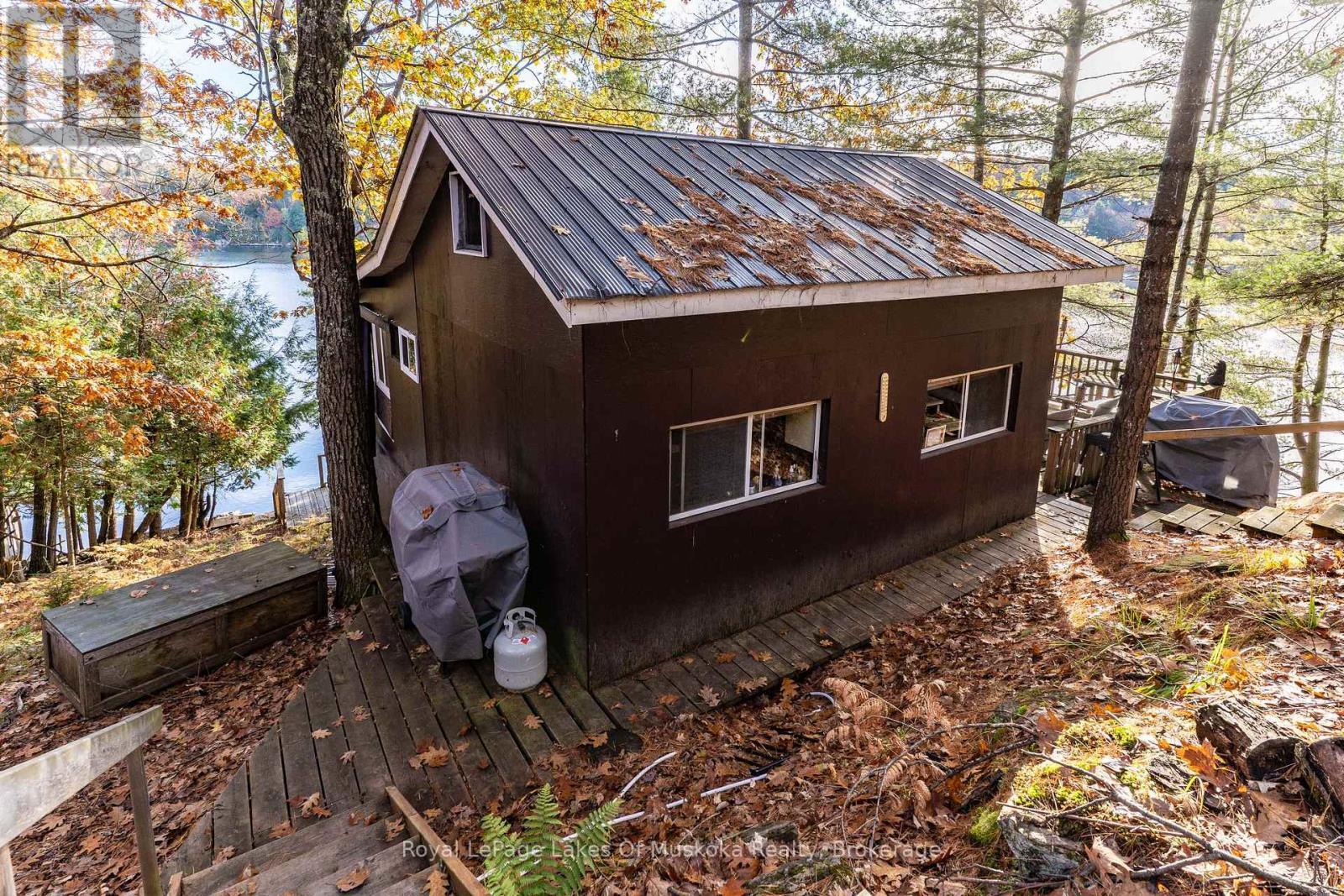 












1 - 1060 SKELETON LAKE 3 ROAD

,
Muskoka Lakes (Watt),




Ontario
P0B1M0


