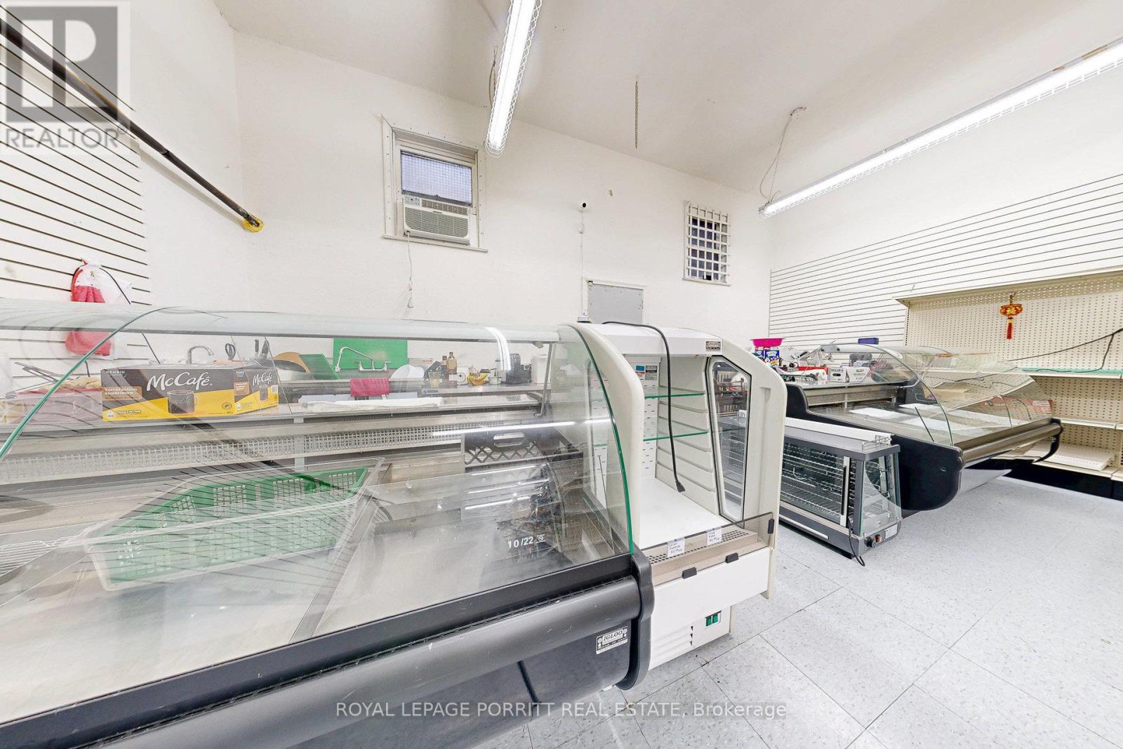 












3391 LAKE SHORE BOULEVARD W

,
Toronto,




Ontario
M8W1N2

