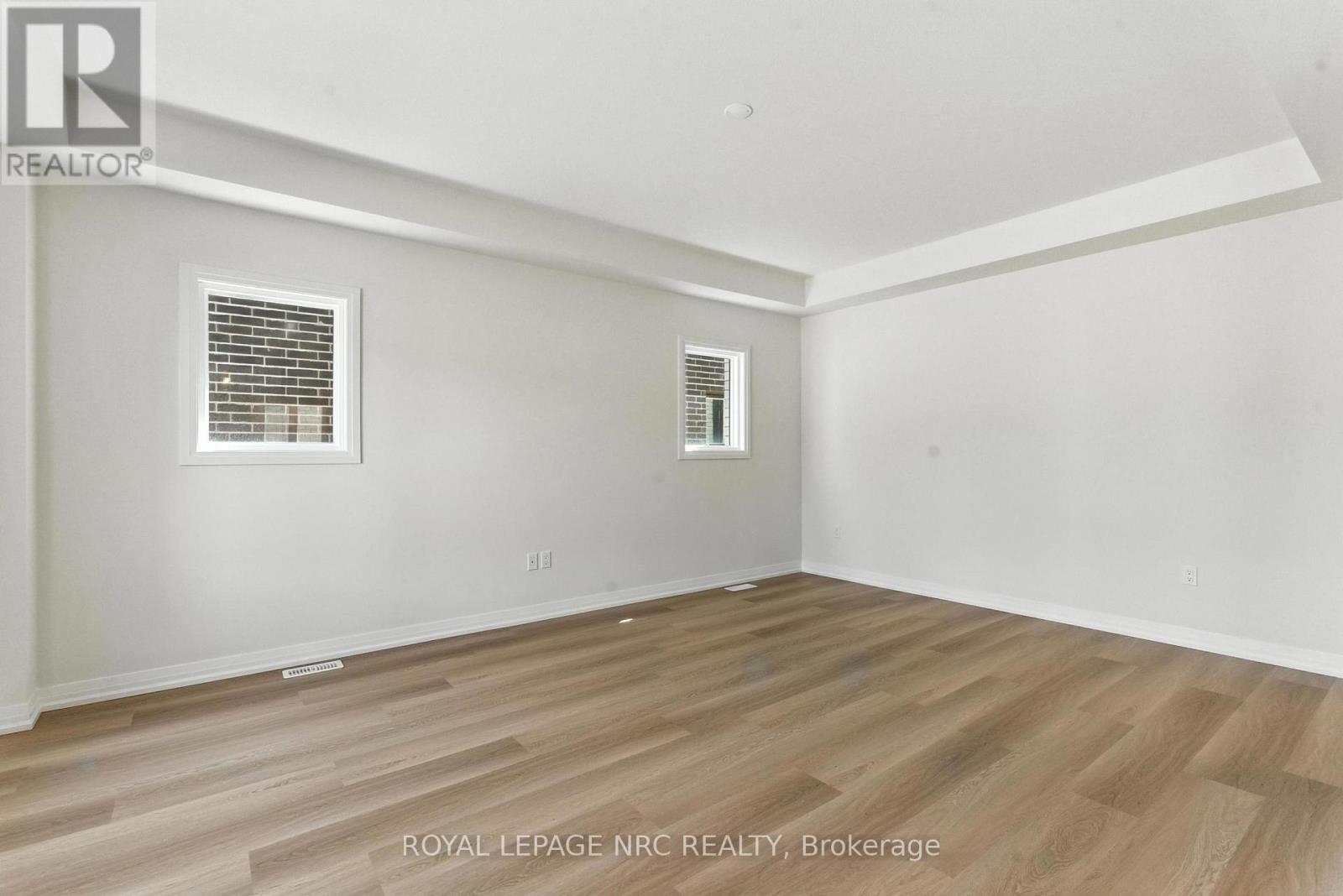 












1022 KRAFT ROAD N

,
Fort Erie (Crescent Park),




Ontario
L2A4M4

