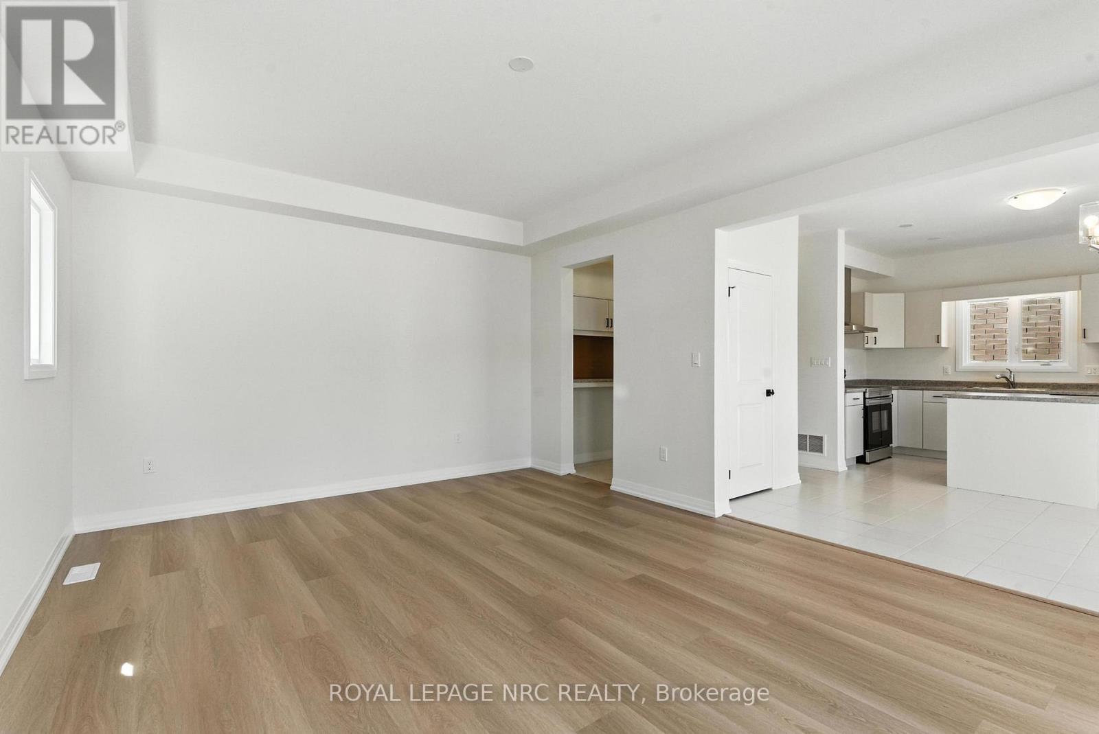 












1022 KRAFT ROAD N

,
Fort Erie (Crescent Park),




Ontario
L2A4M4

