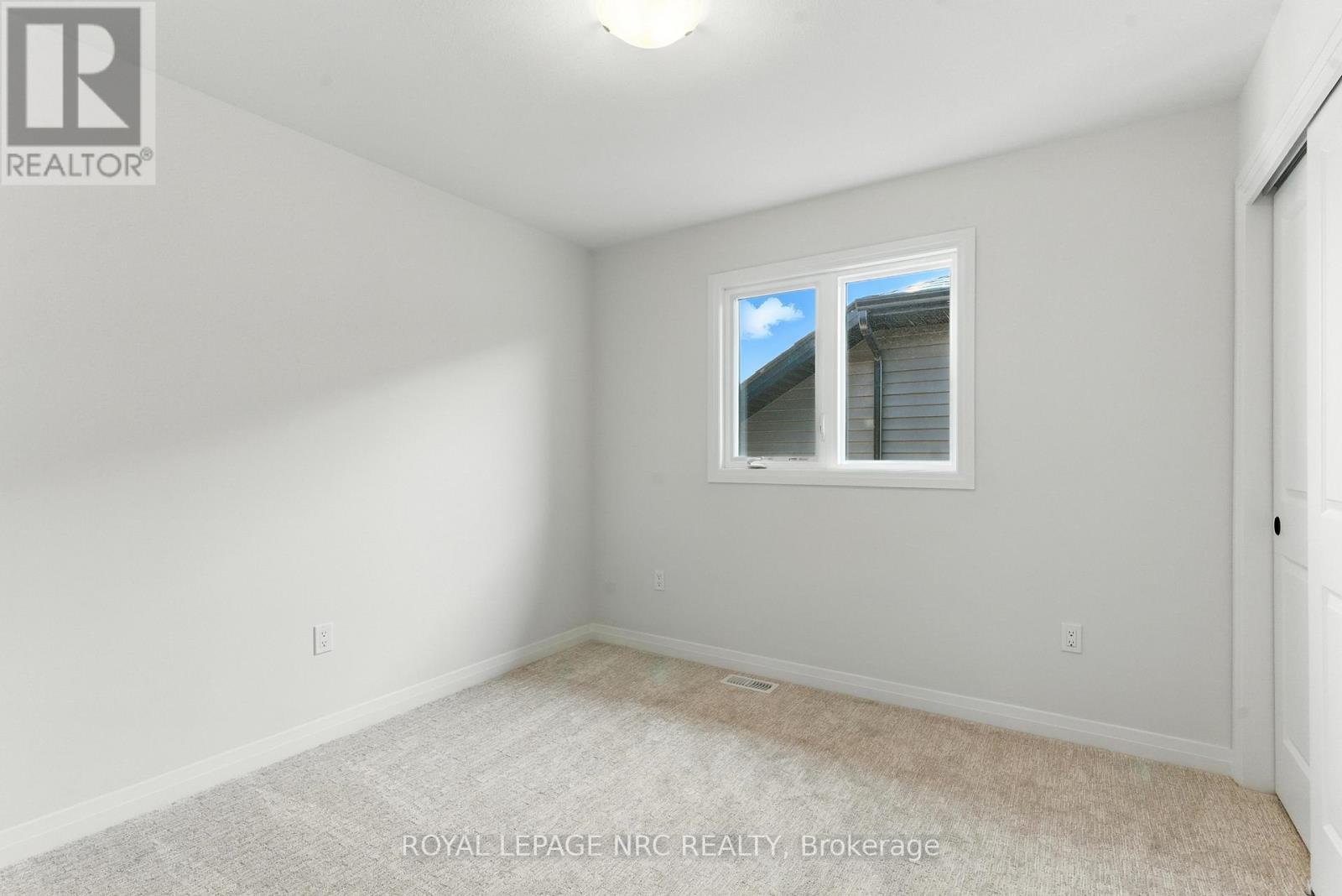 












1022 KRAFT ROAD N

,
Fort Erie (Crescent Park),




Ontario
L2A4M4

