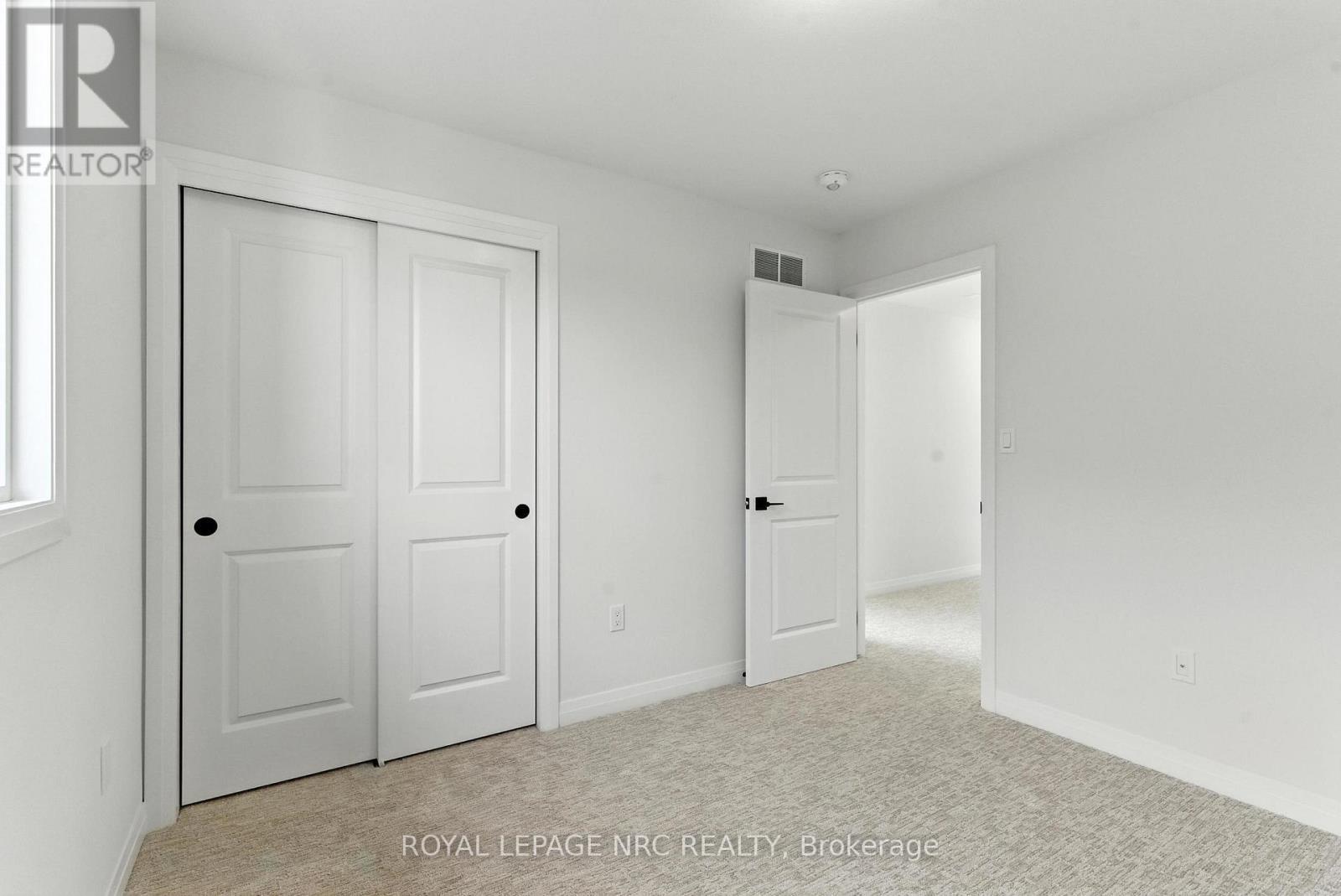 












1022 KRAFT ROAD N

,
Fort Erie (Crescent Park),




Ontario
L2A4M4

