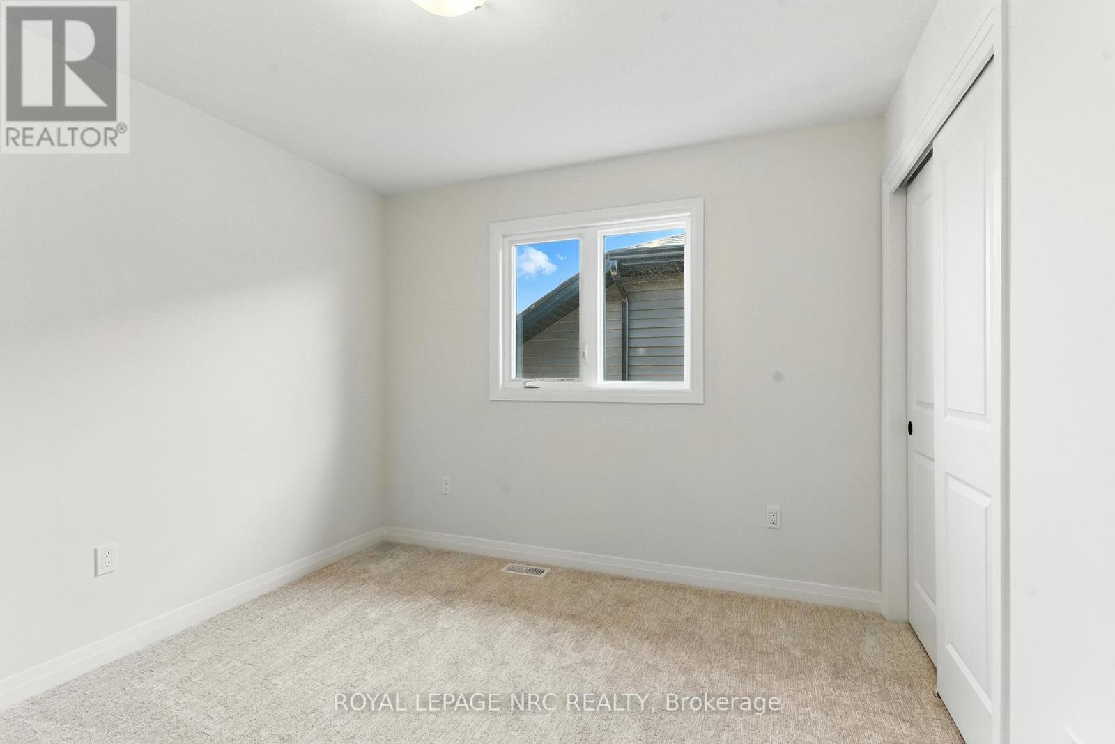 












1022 KRAFT ROAD N

,
Fort Erie (Crescent Park),




Ontario
L2A4M4

