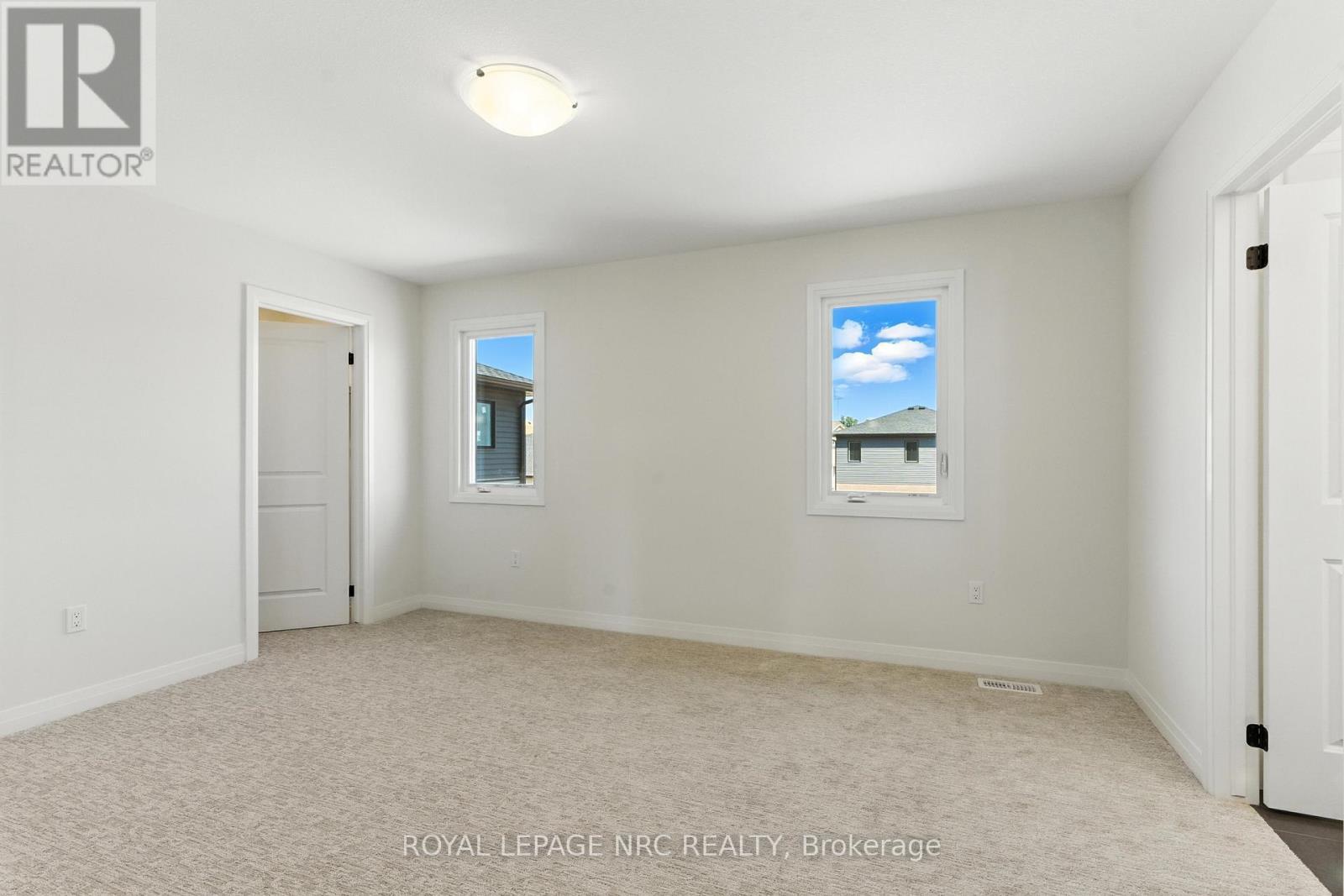 












1022 KRAFT ROAD N

,
Fort Erie (Crescent Park),




Ontario
L2A4M4

