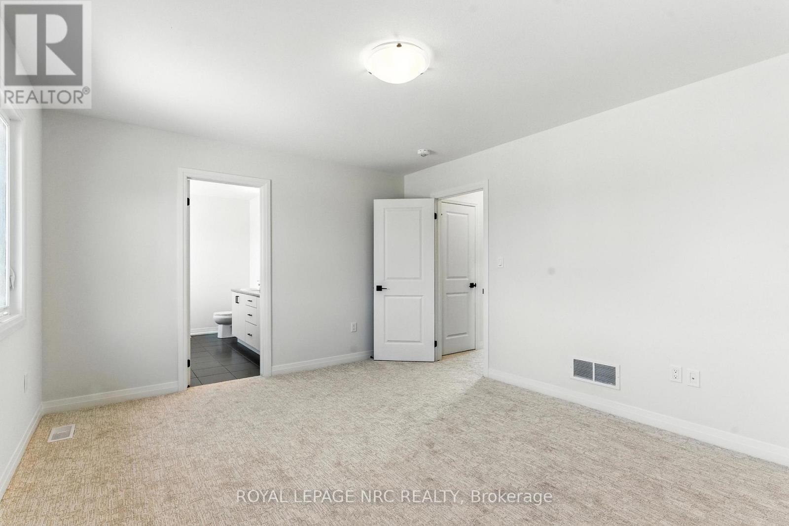 












1022 KRAFT ROAD N

,
Fort Erie (Crescent Park),




Ontario
L2A4M4

