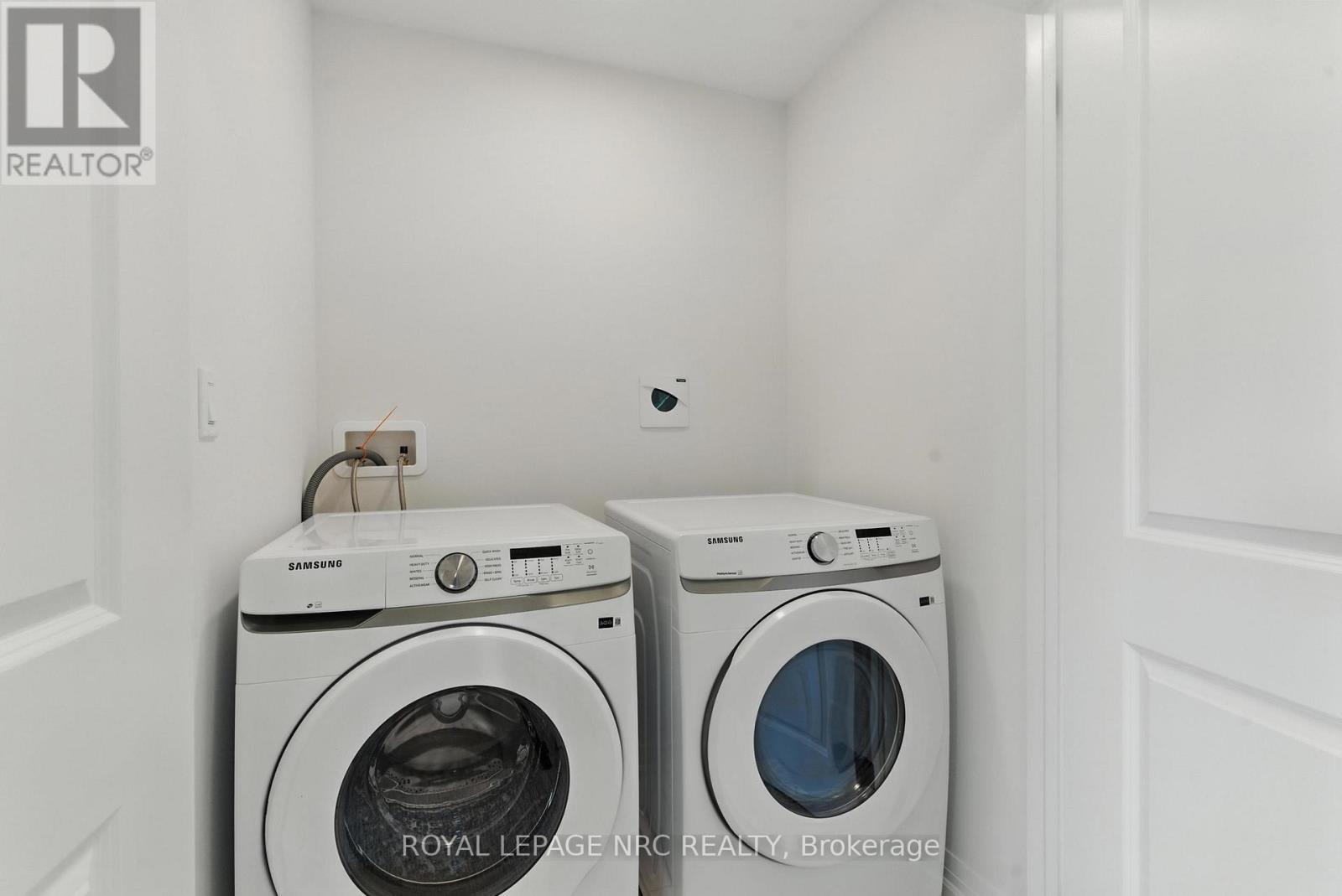 












1022 KRAFT ROAD N

,
Fort Erie (Crescent Park),




Ontario
L2A4M4

