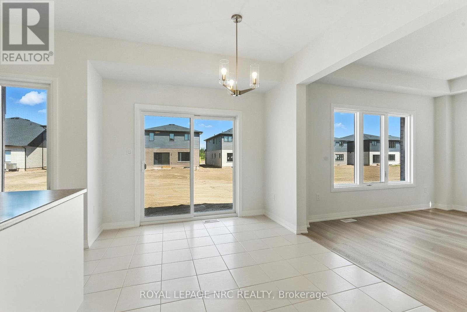 












1022 KRAFT ROAD N

,
Fort Erie (Crescent Park),




Ontario
L2A4M4

