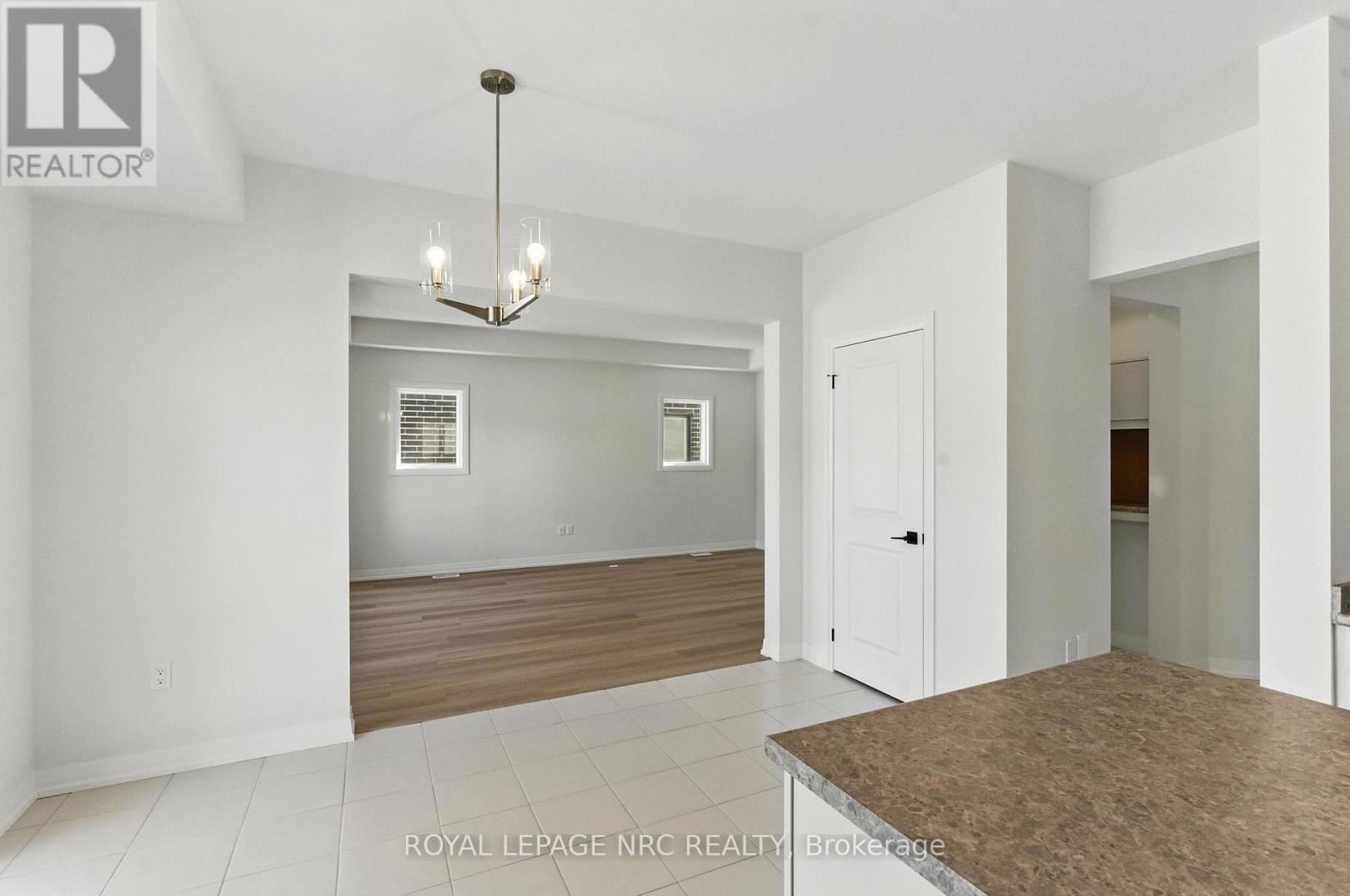 












1022 KRAFT ROAD N

,
Fort Erie (Crescent Park),




Ontario
L2A4M4

