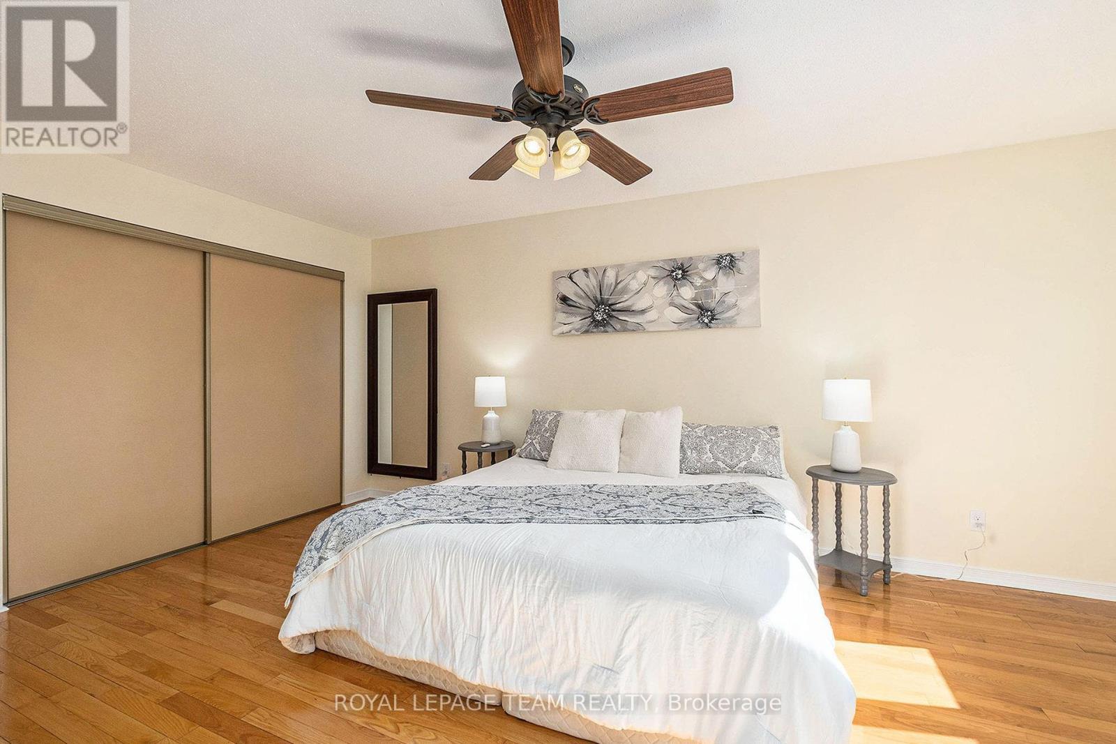 












93 ROYAL OAK COURT

,
Ottawa,




Ontario
K1T3N9

