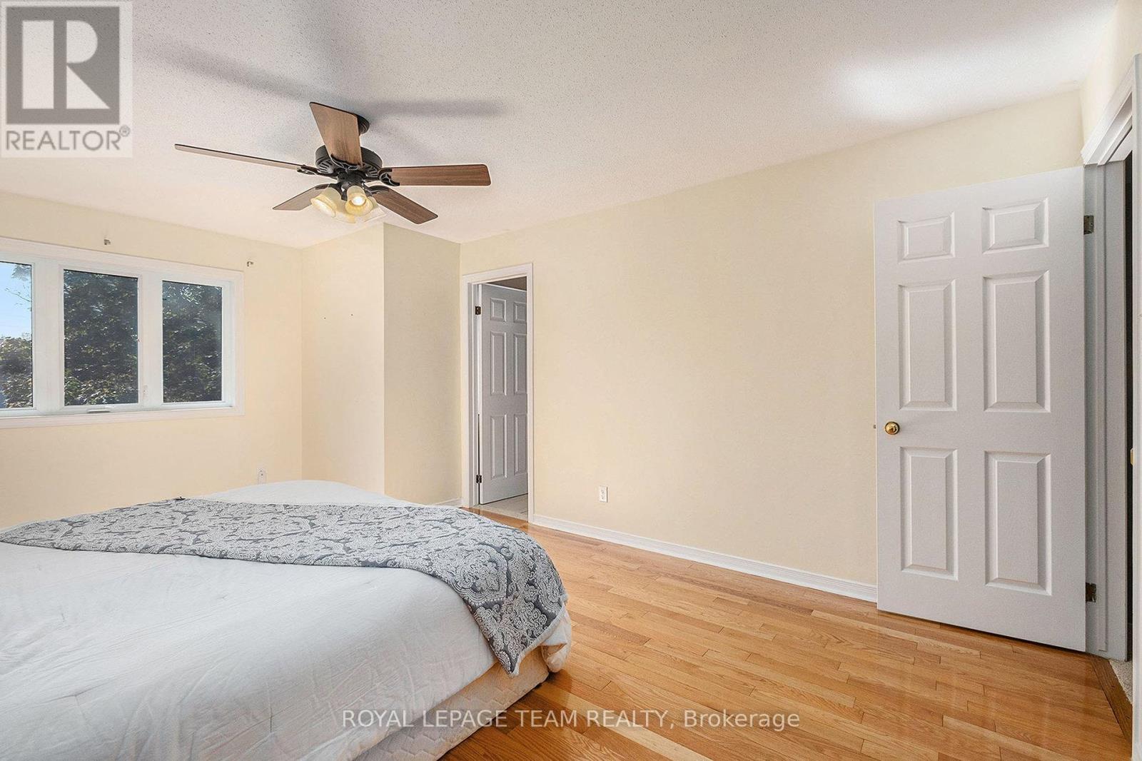 












93 ROYAL OAK COURT

,
Ottawa,




Ontario
K1T3N9

