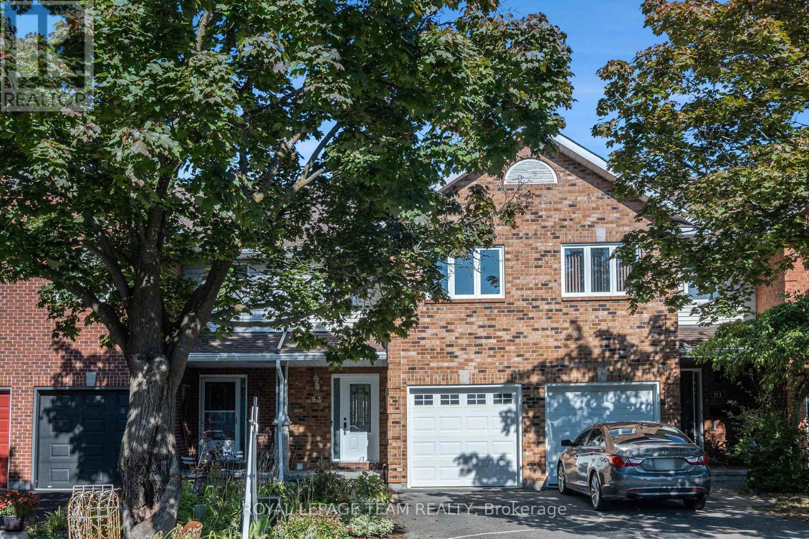 












93 ROYAL OAK COURT

,
Ottawa,




Ontario
K1T3N9

