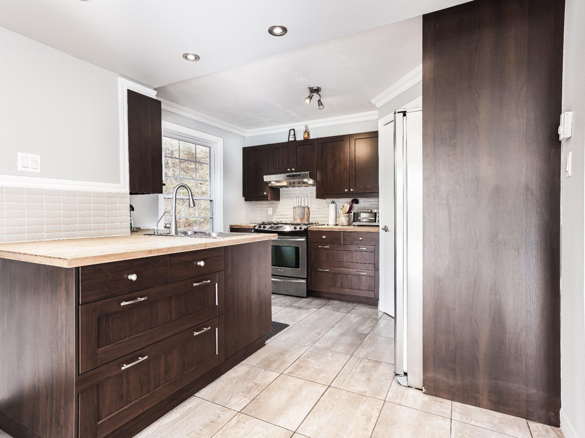 









1733


Mtée Harwood

,
Saint-Lazare,







QC
J7T2N3

