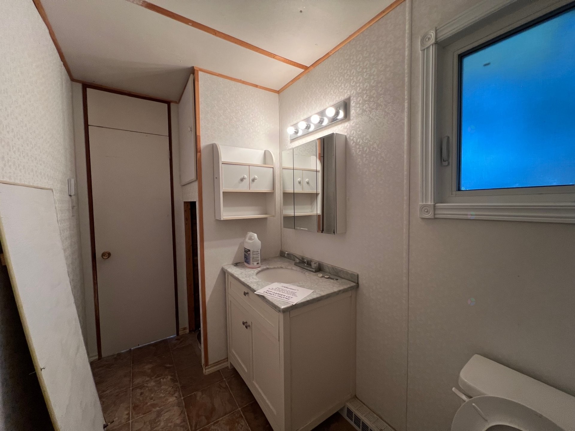 









187


9e Avenue

,
Chapais,




QC
G0W1H0

