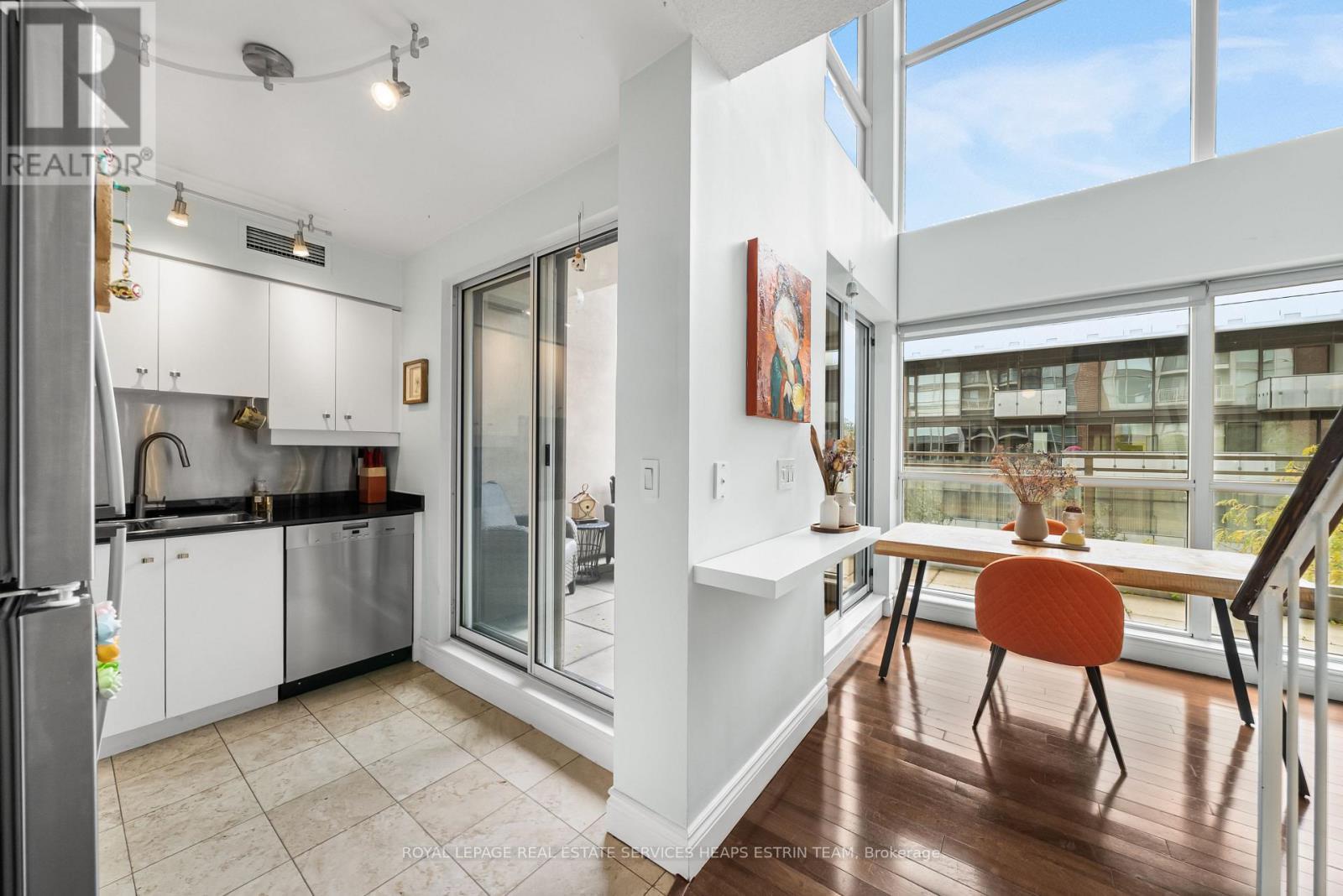 












302 - 18 MERTON STREET

,
Toronto,




Ontario
M4S3G9

