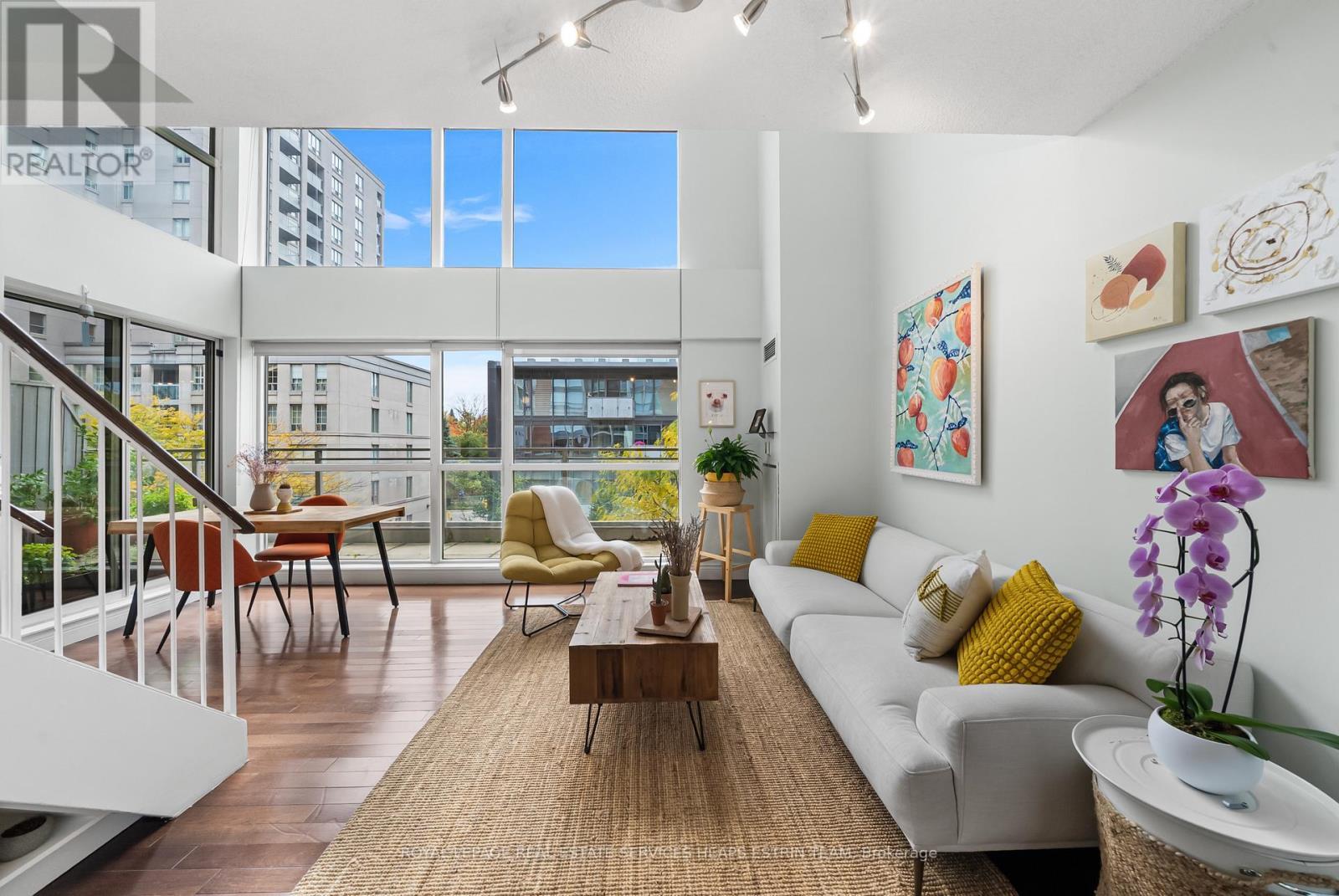 












302 - 18 MERTON STREET

,
Toronto,




Ontario
M4S3G9

