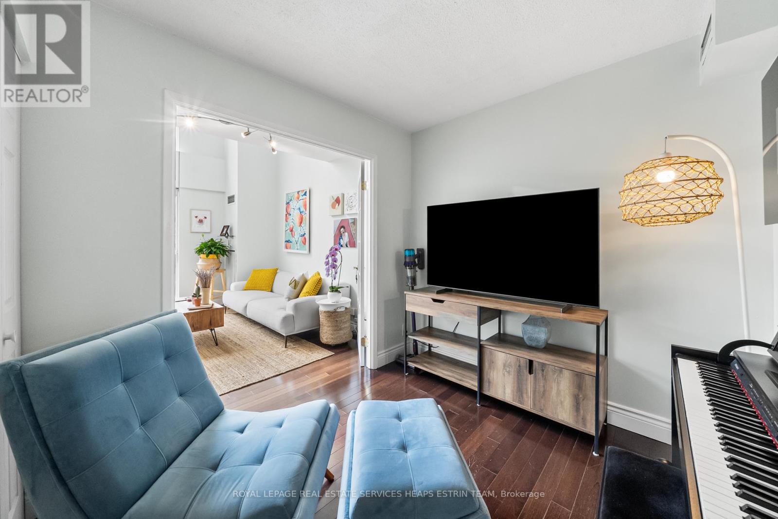 












302 - 18 MERTON STREET

,
Toronto,




Ontario
M4S3G9

