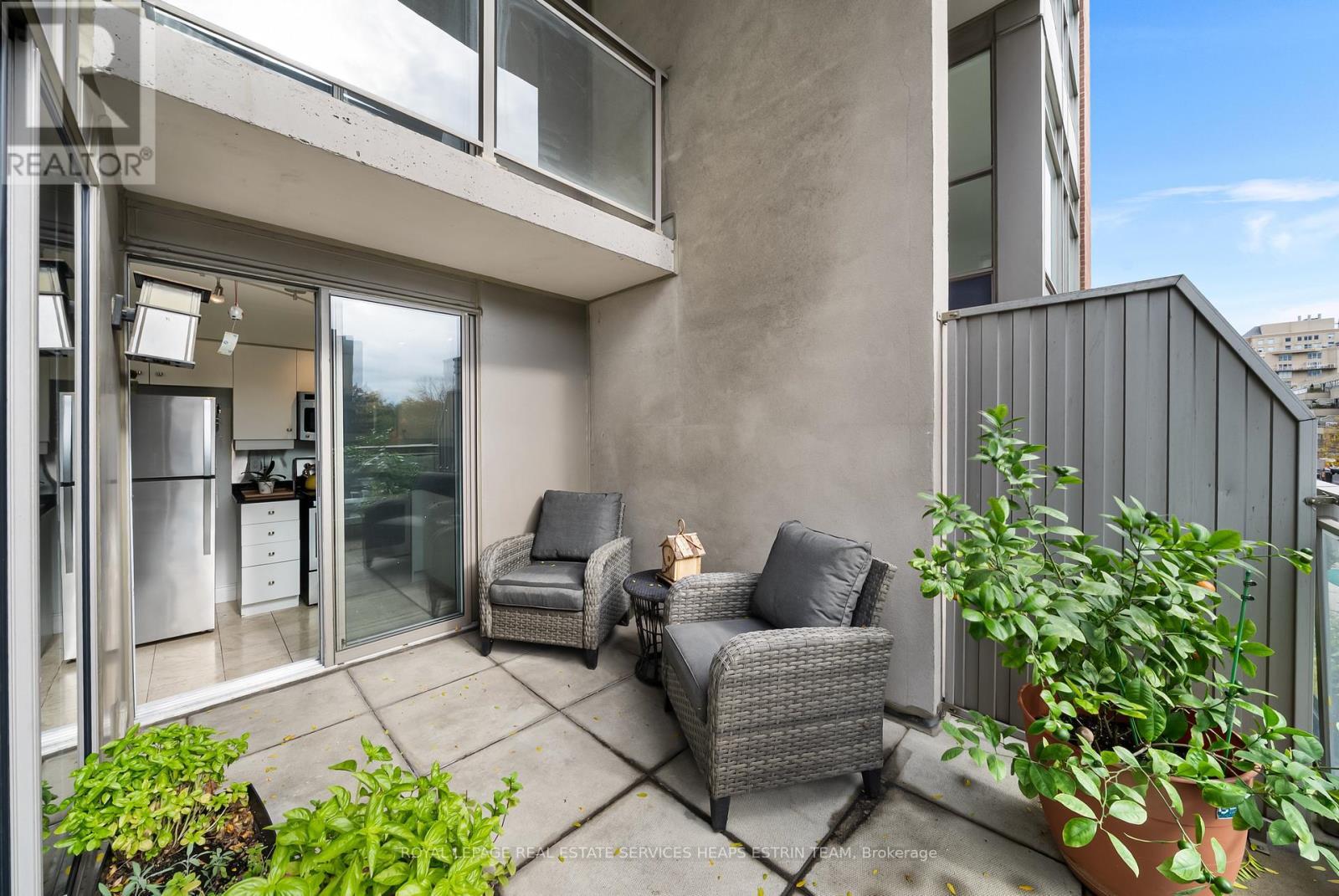 












302 - 18 MERTON STREET

,
Toronto,




Ontario
M4S3G9

