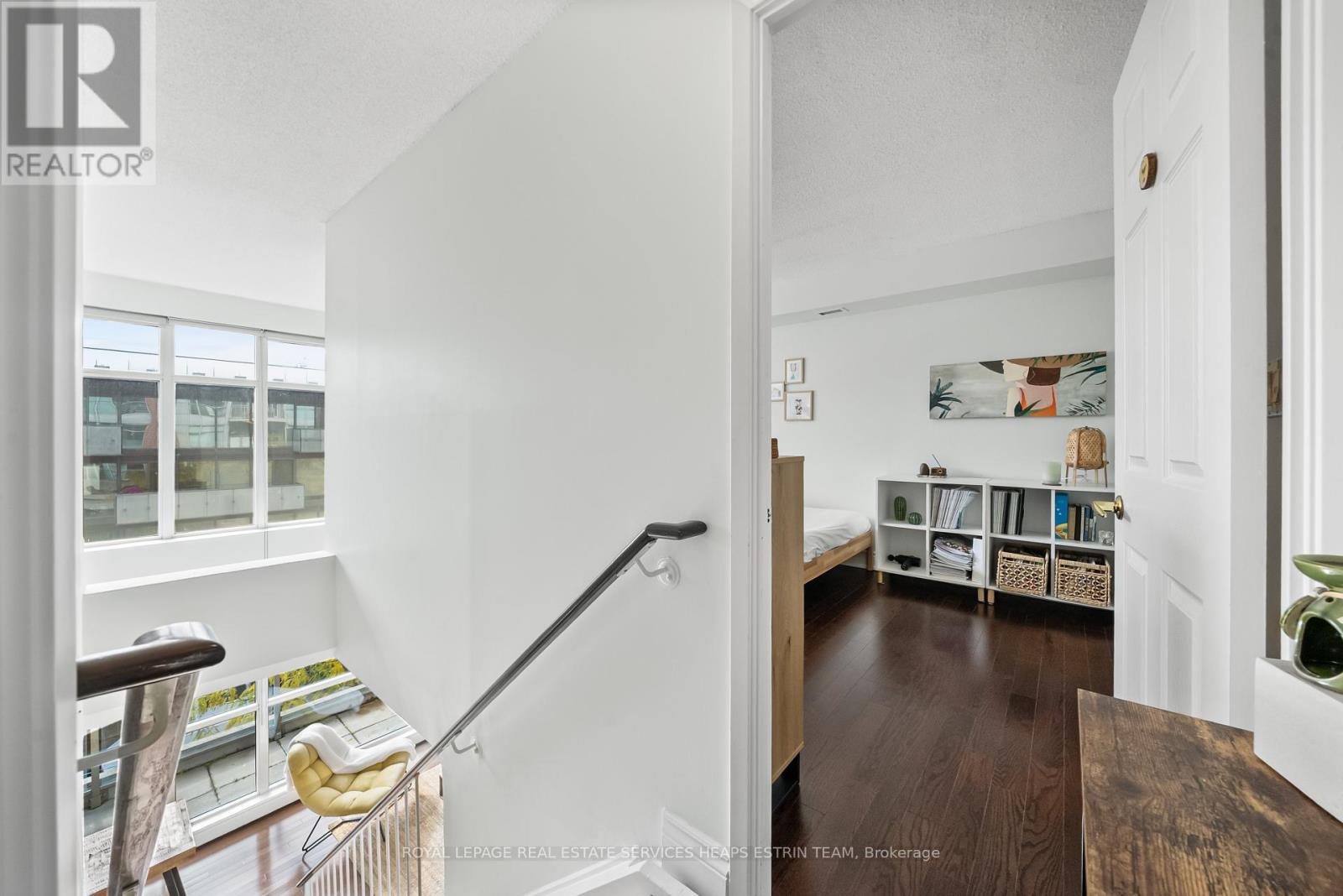 












302 - 18 MERTON STREET

,
Toronto,




Ontario
M4S3G9

