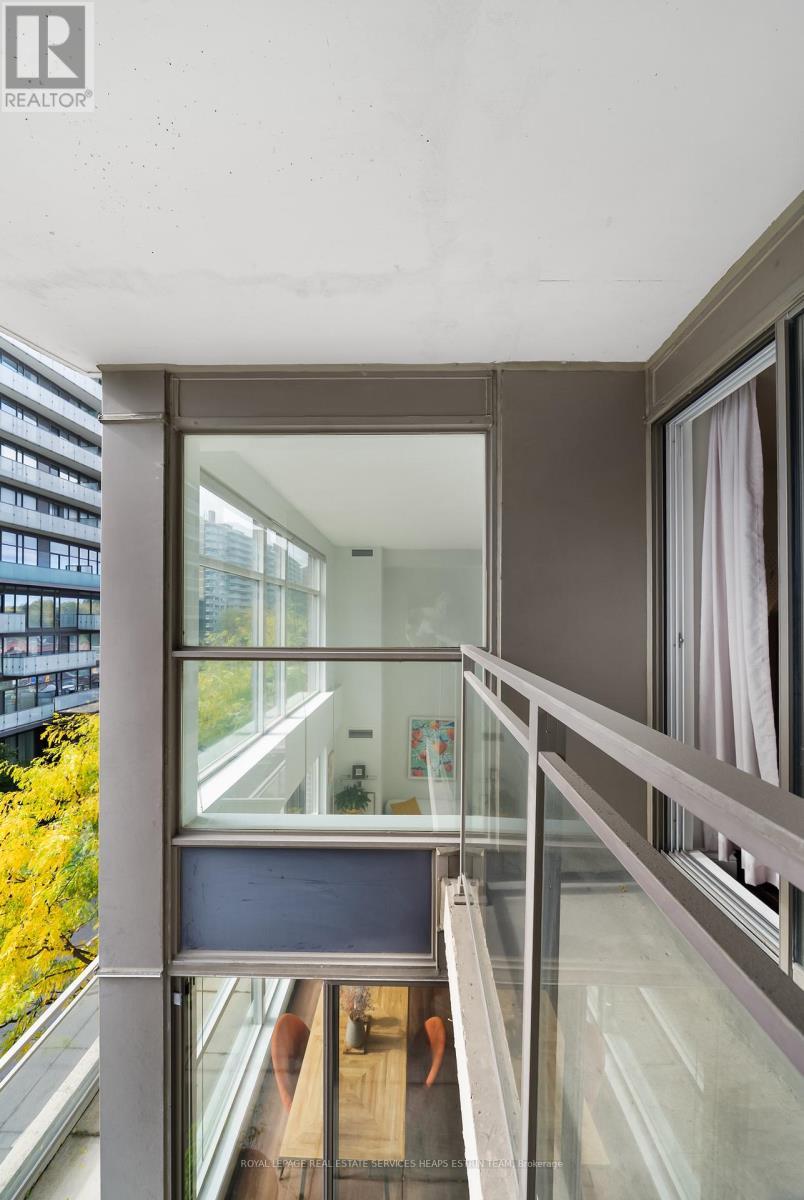 












302 - 18 MERTON STREET

,
Toronto,




Ontario
M4S3G9

