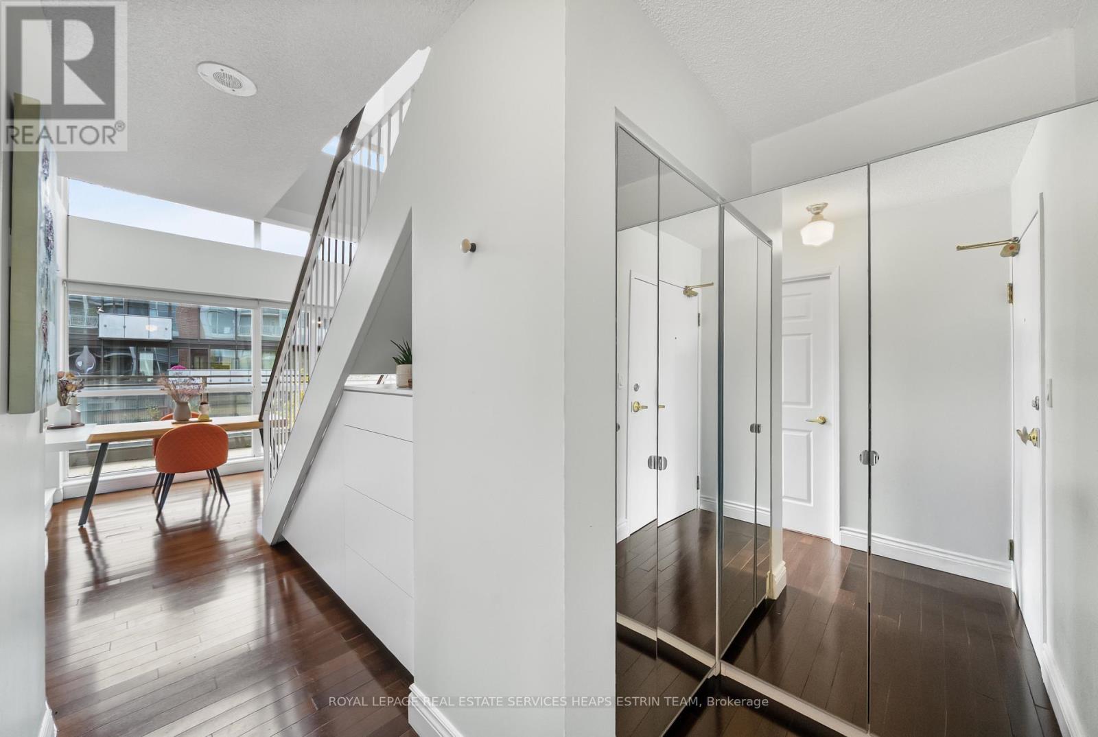 












302 - 18 MERTON STREET

,
Toronto,




Ontario
M4S3G9

